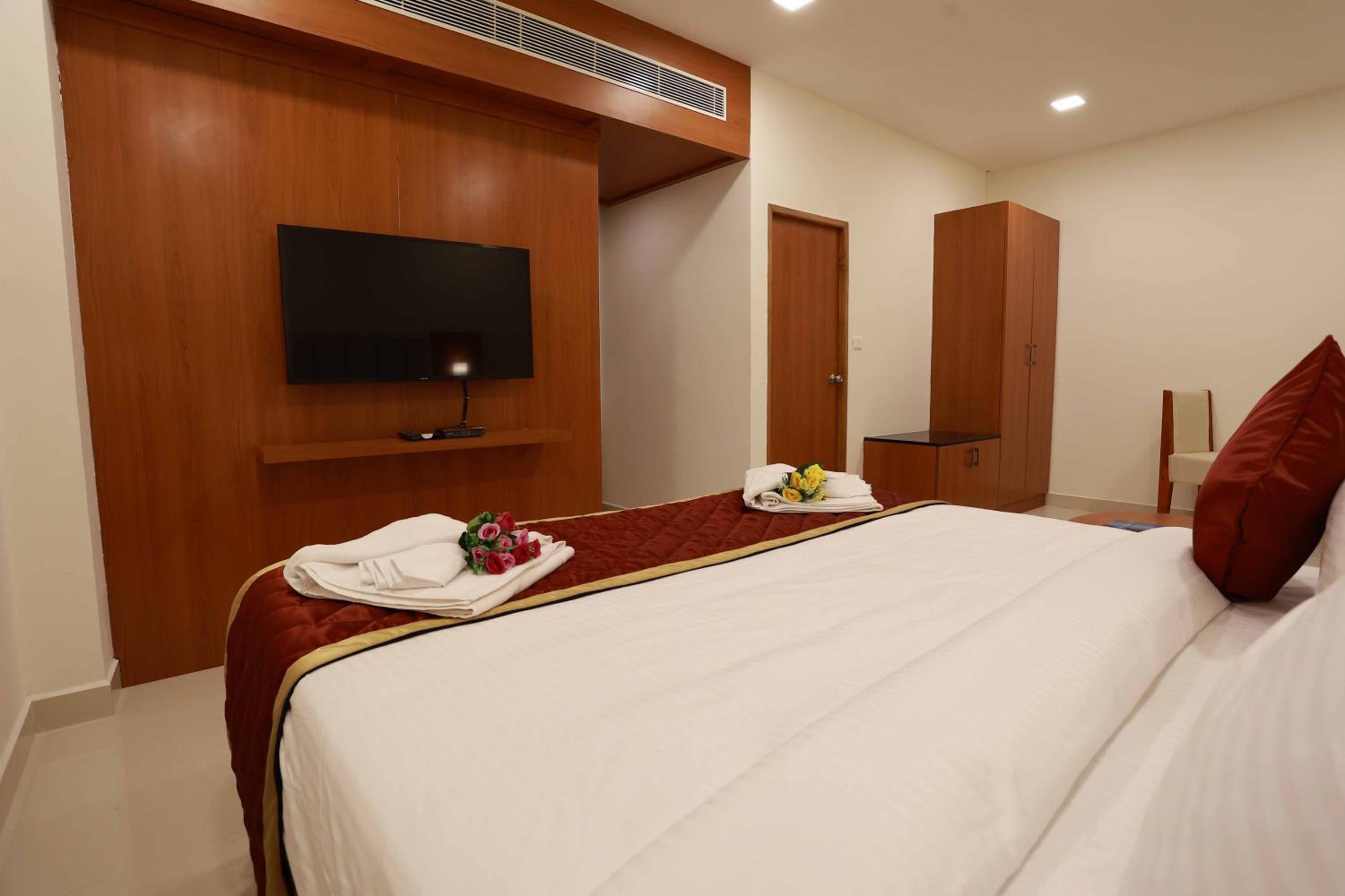 Deluxe Room - Photo 6