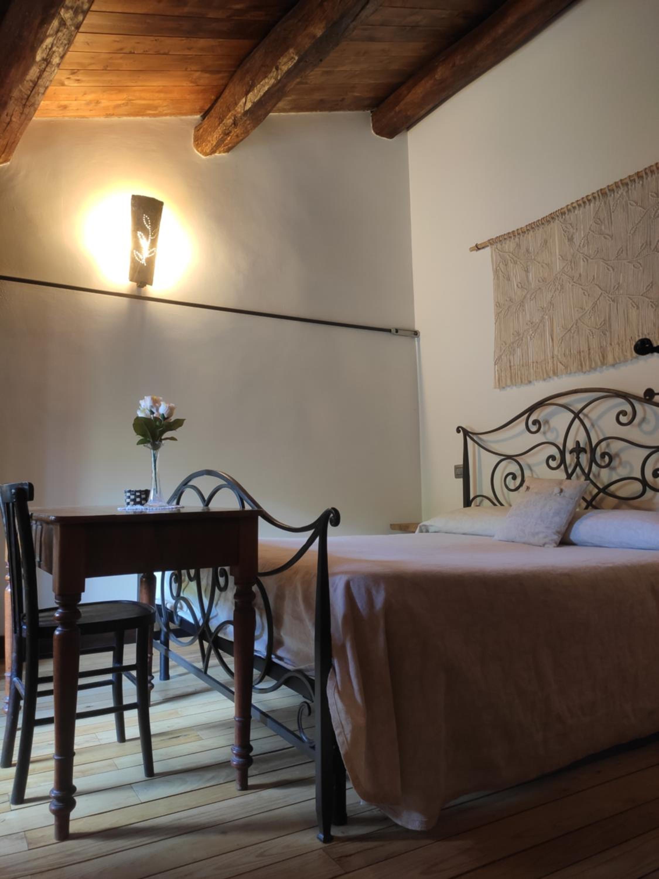 Double Room with Private Bathroom - Photo 3