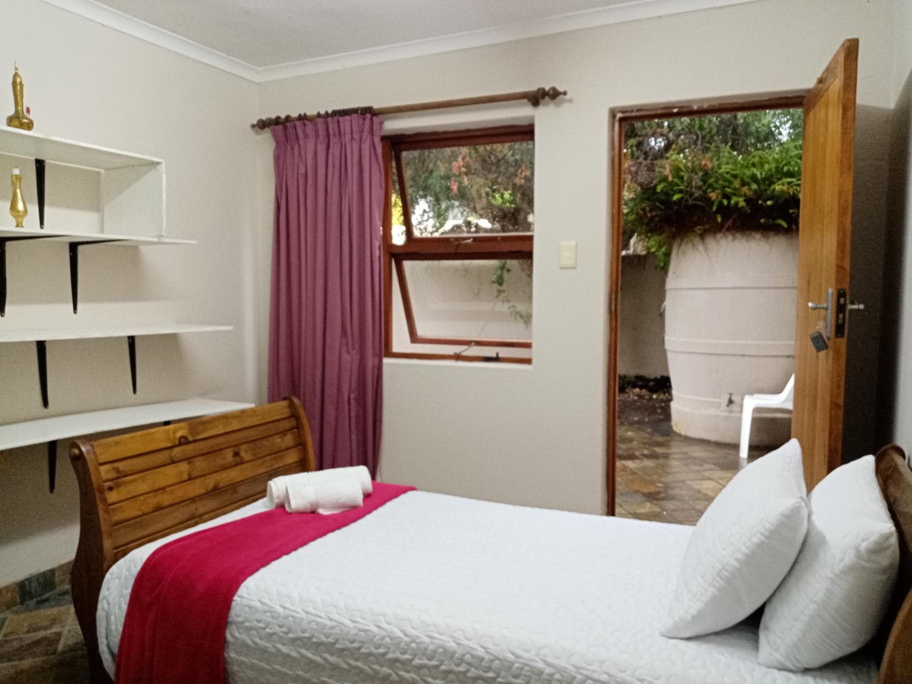 Budget Single Room photo 2