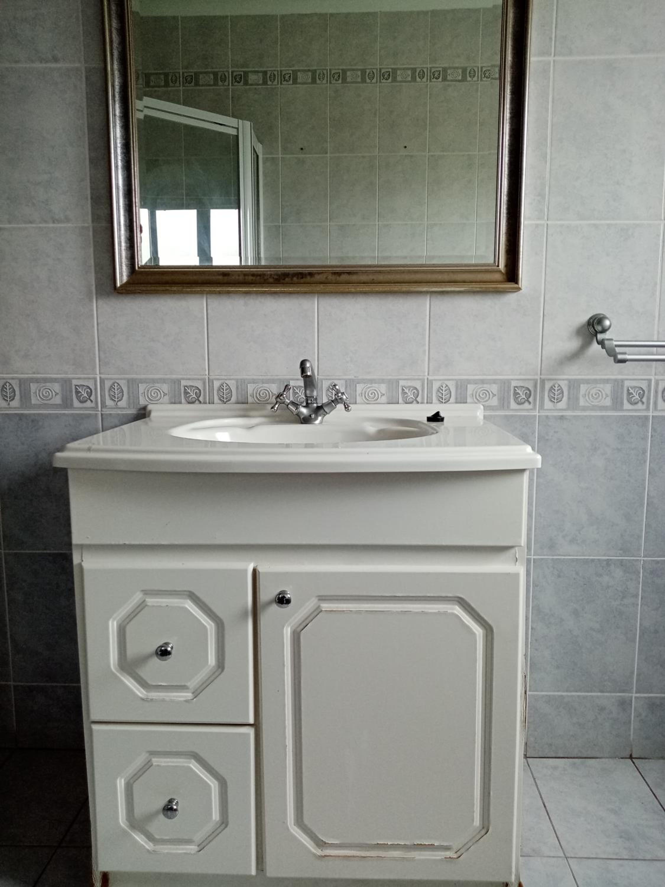 Budget Double Room - Photo 3