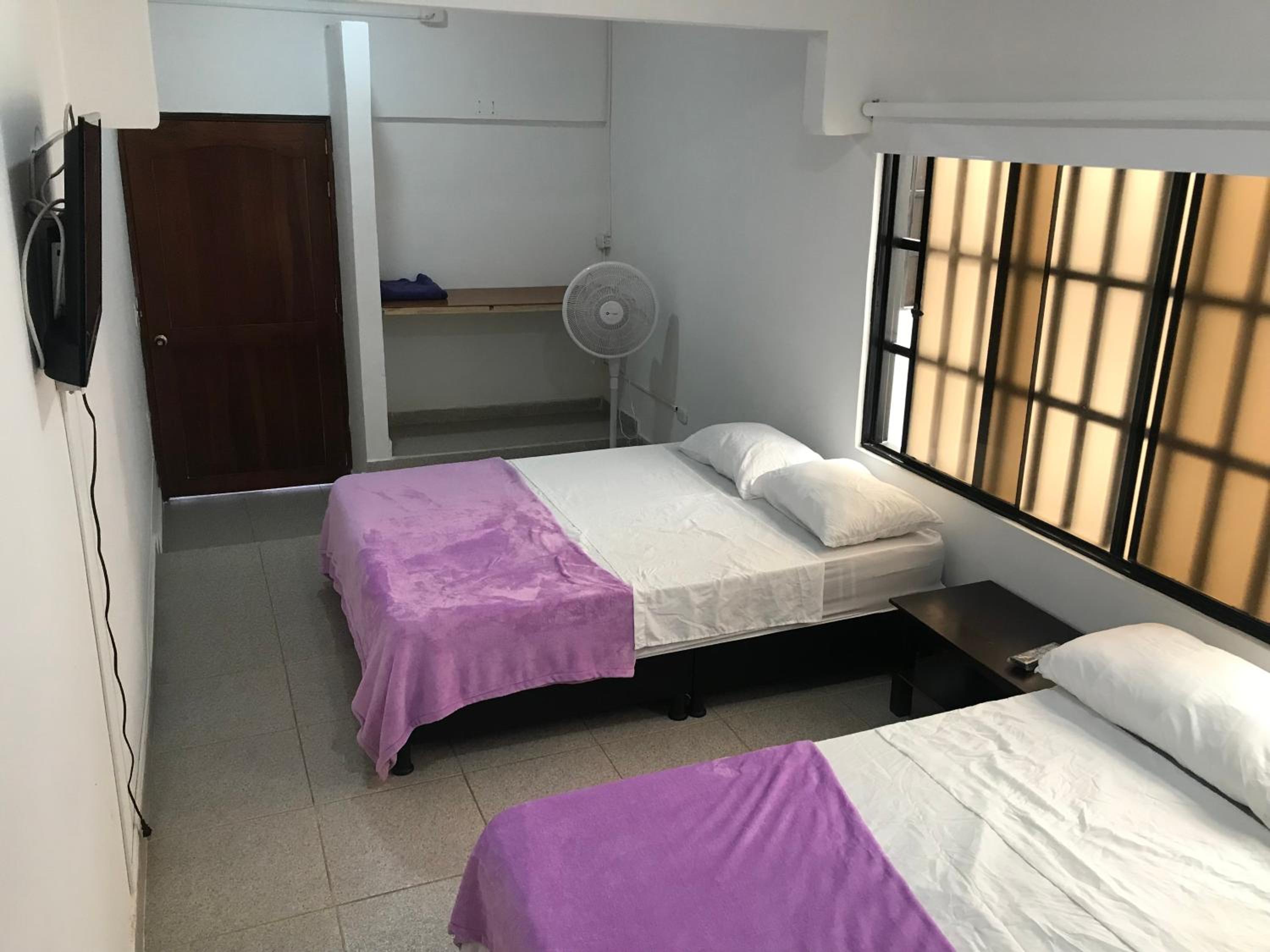 Twin Room with Private Bathroom photo 3