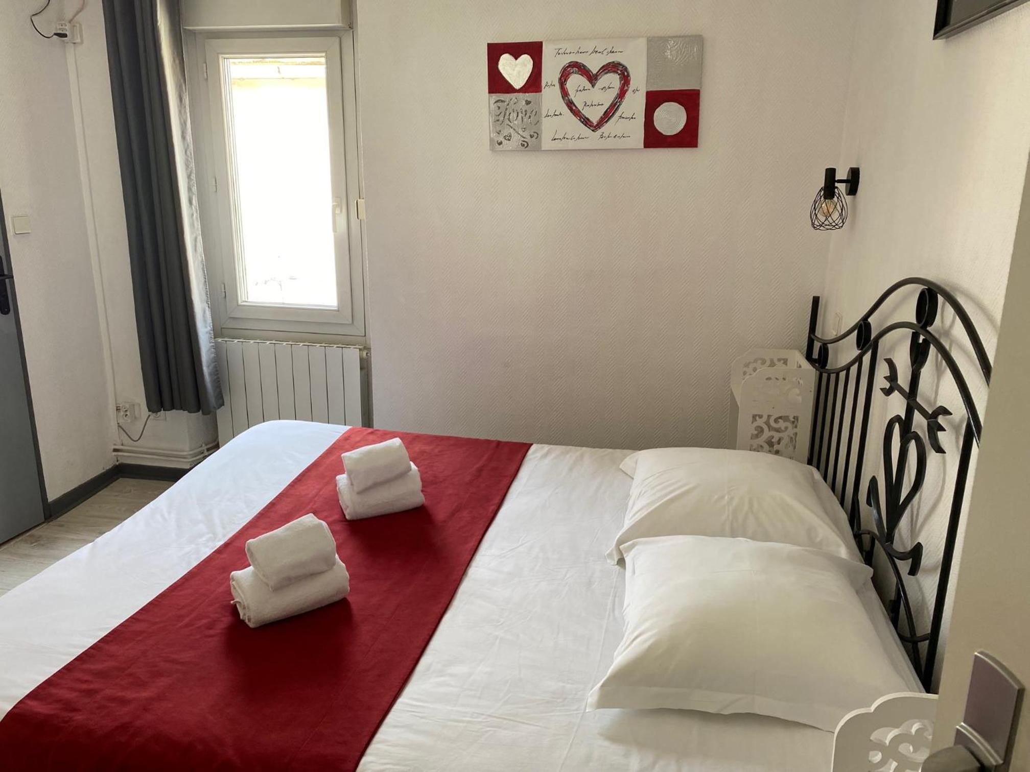 Double Room - Photo 10