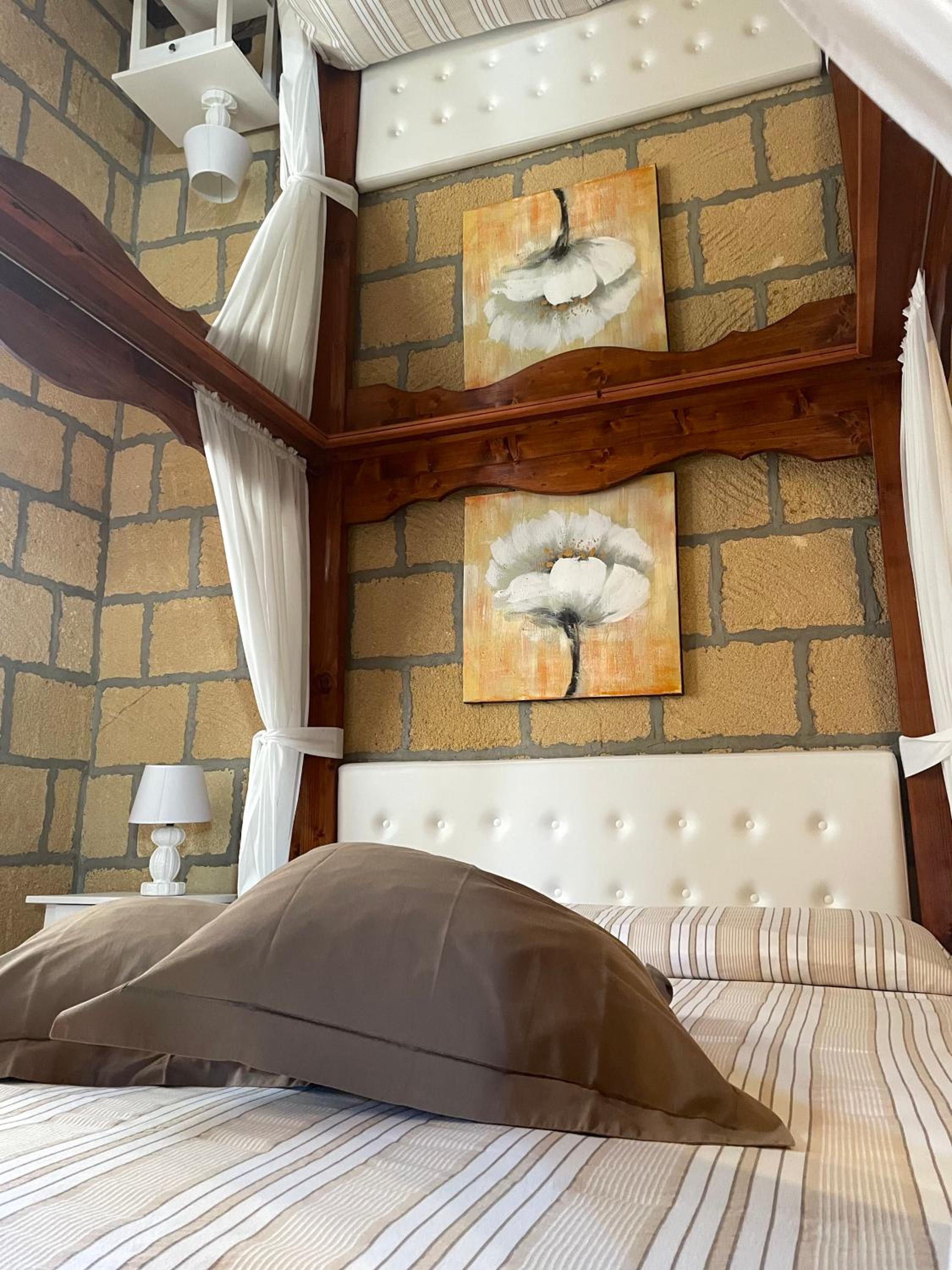 Villa with Garden View