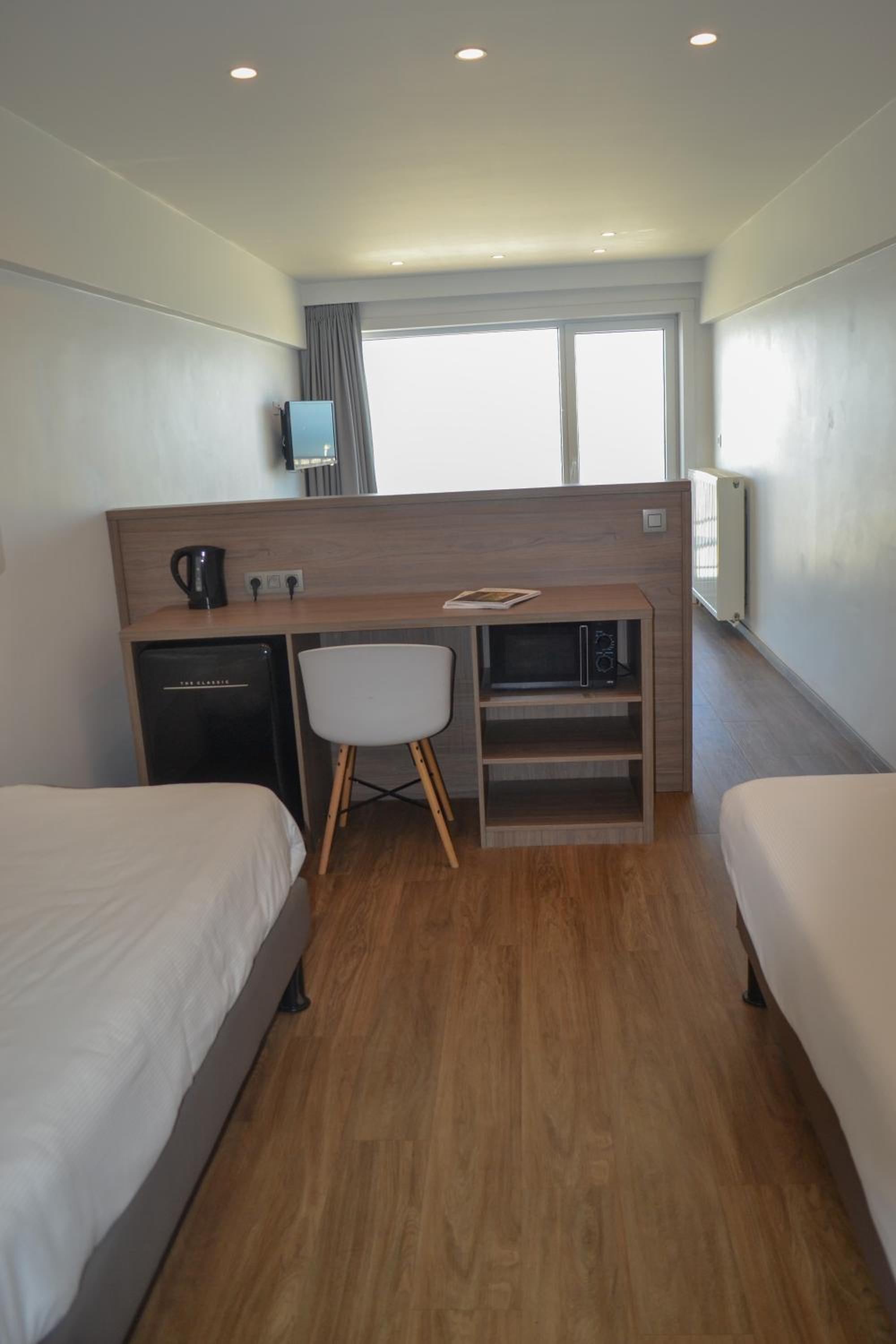 Room with Premium frontal Sea View - Photo 5