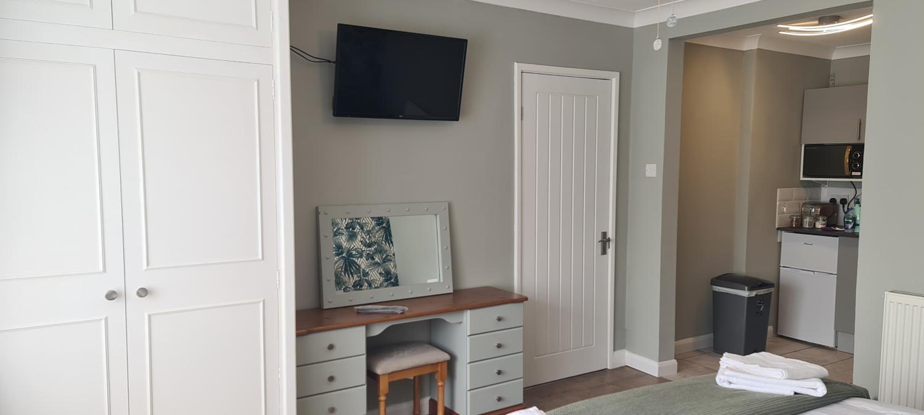 Deluxe Double or Twin Room - Photo 8