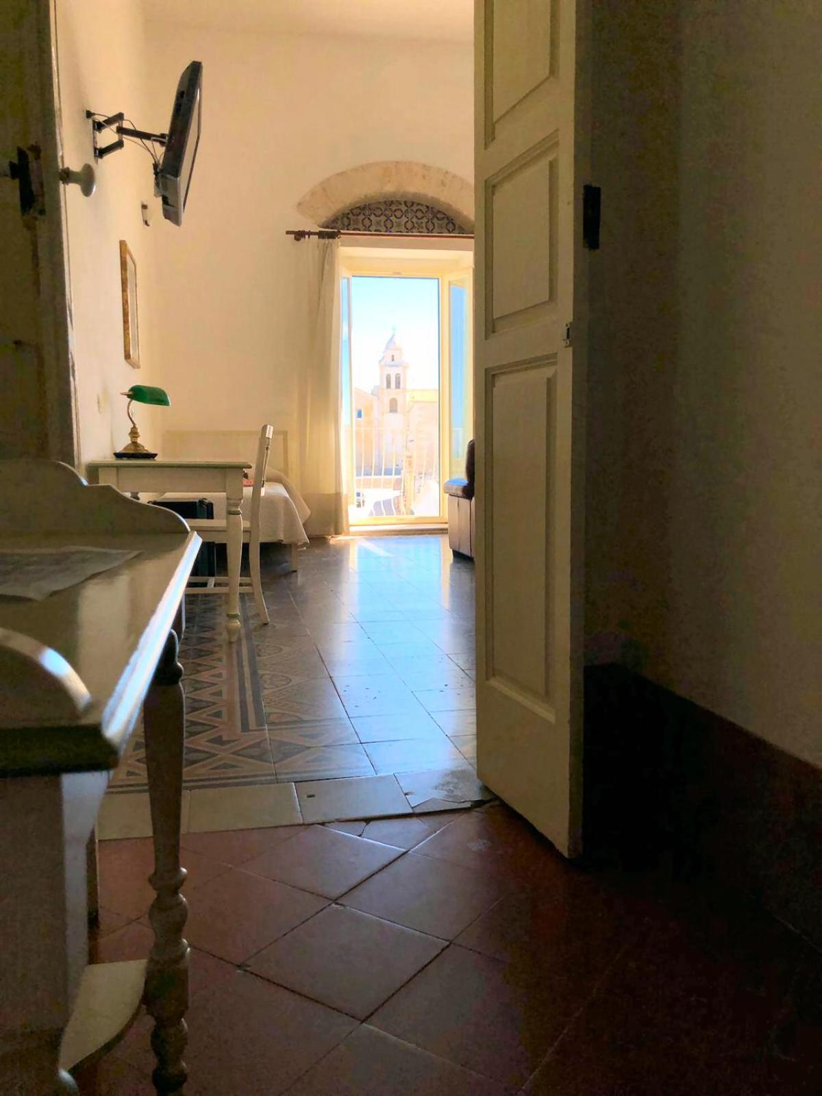 Deluxe Triple Room with Sea View