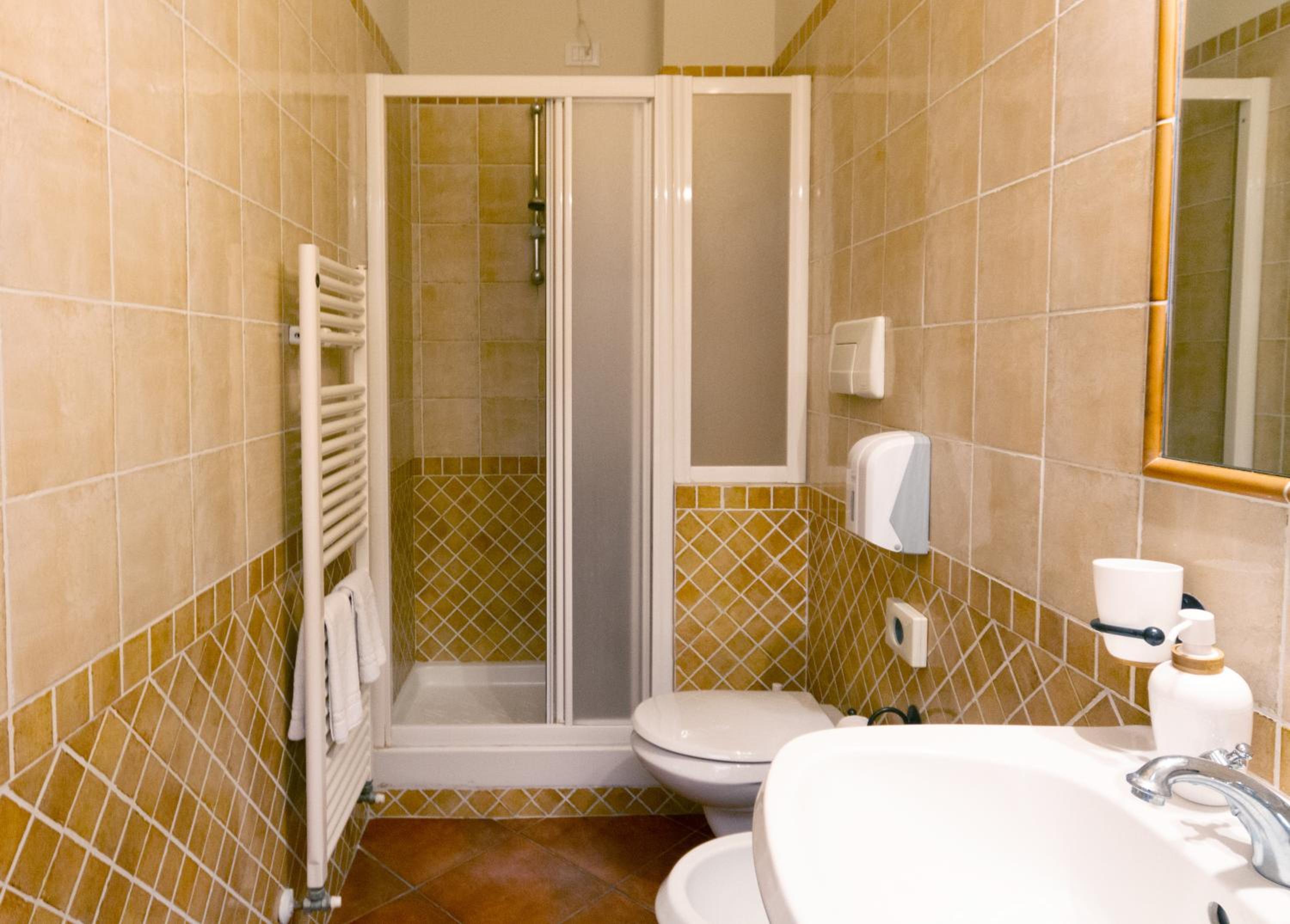 Double or Twin Room - Photo 2