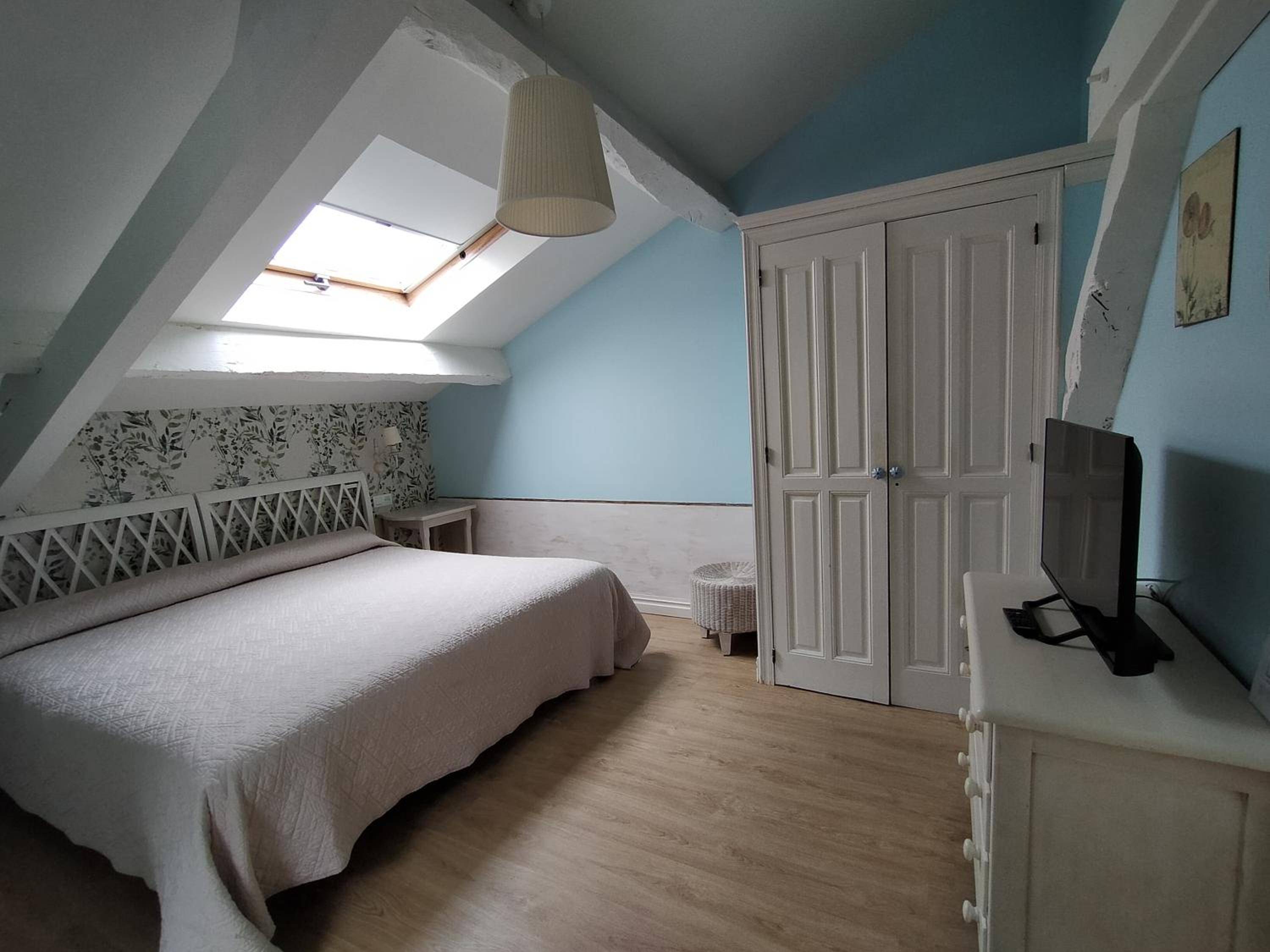Double Room - Photo 3