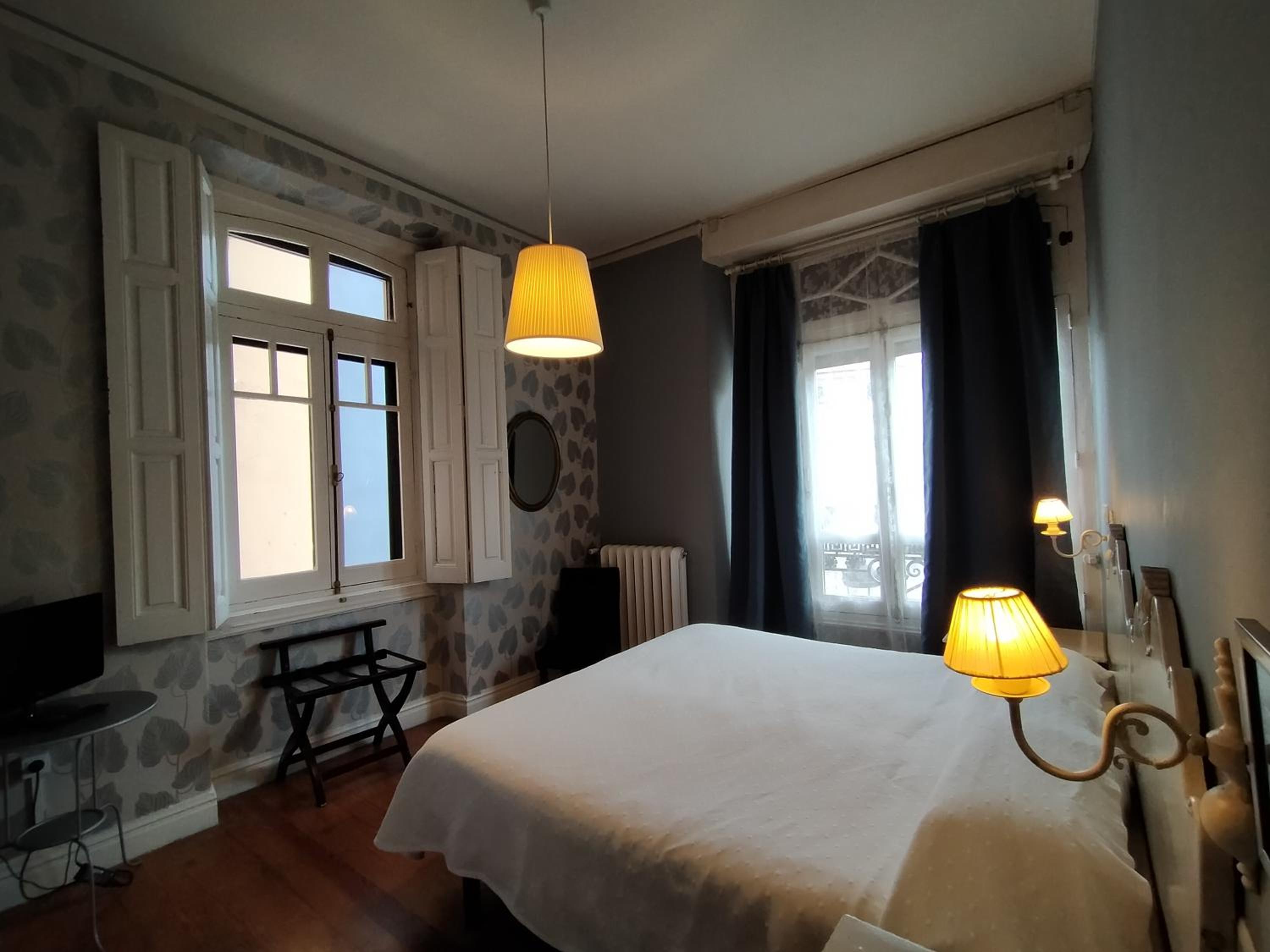 Double Room - Photo 7