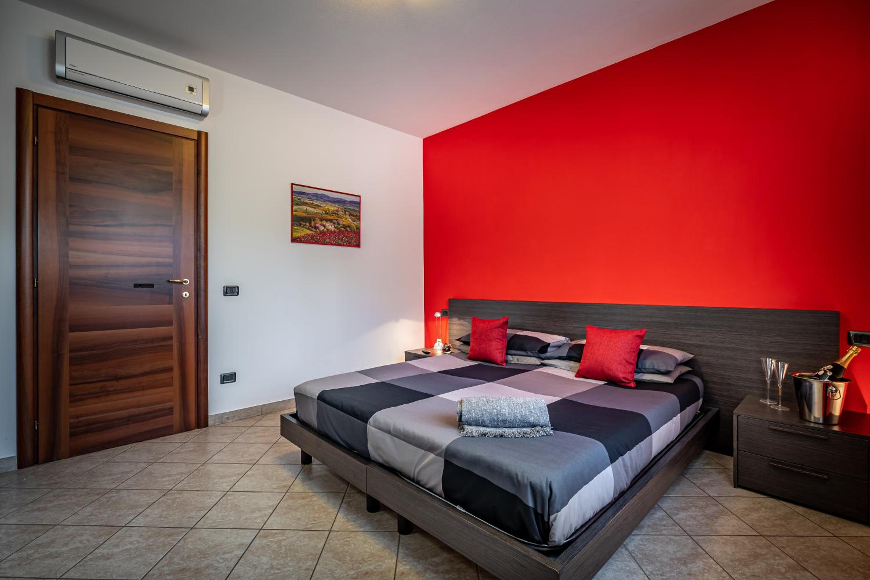 Suite - Photo 2