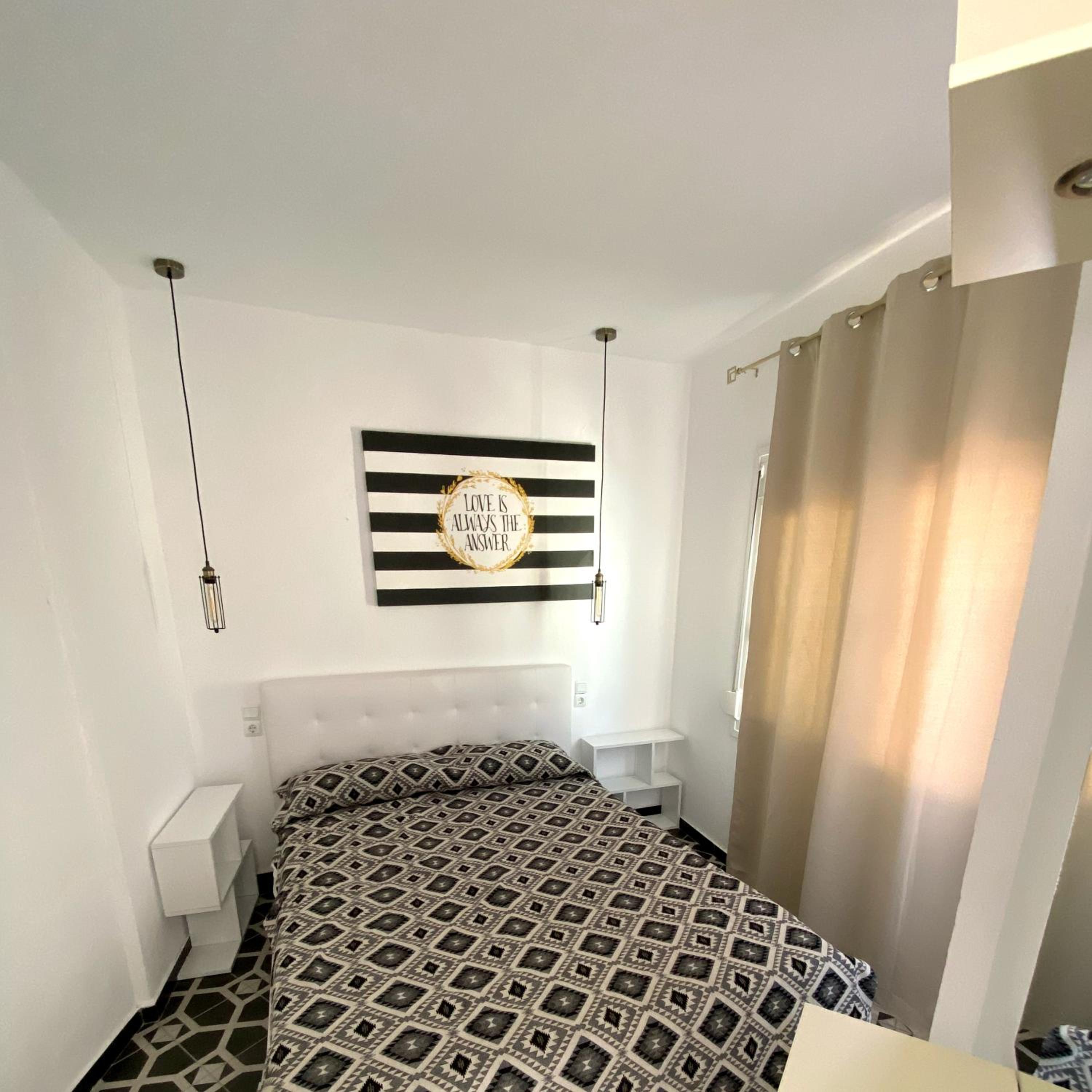 One-Bedroom Apartment - Photo 6