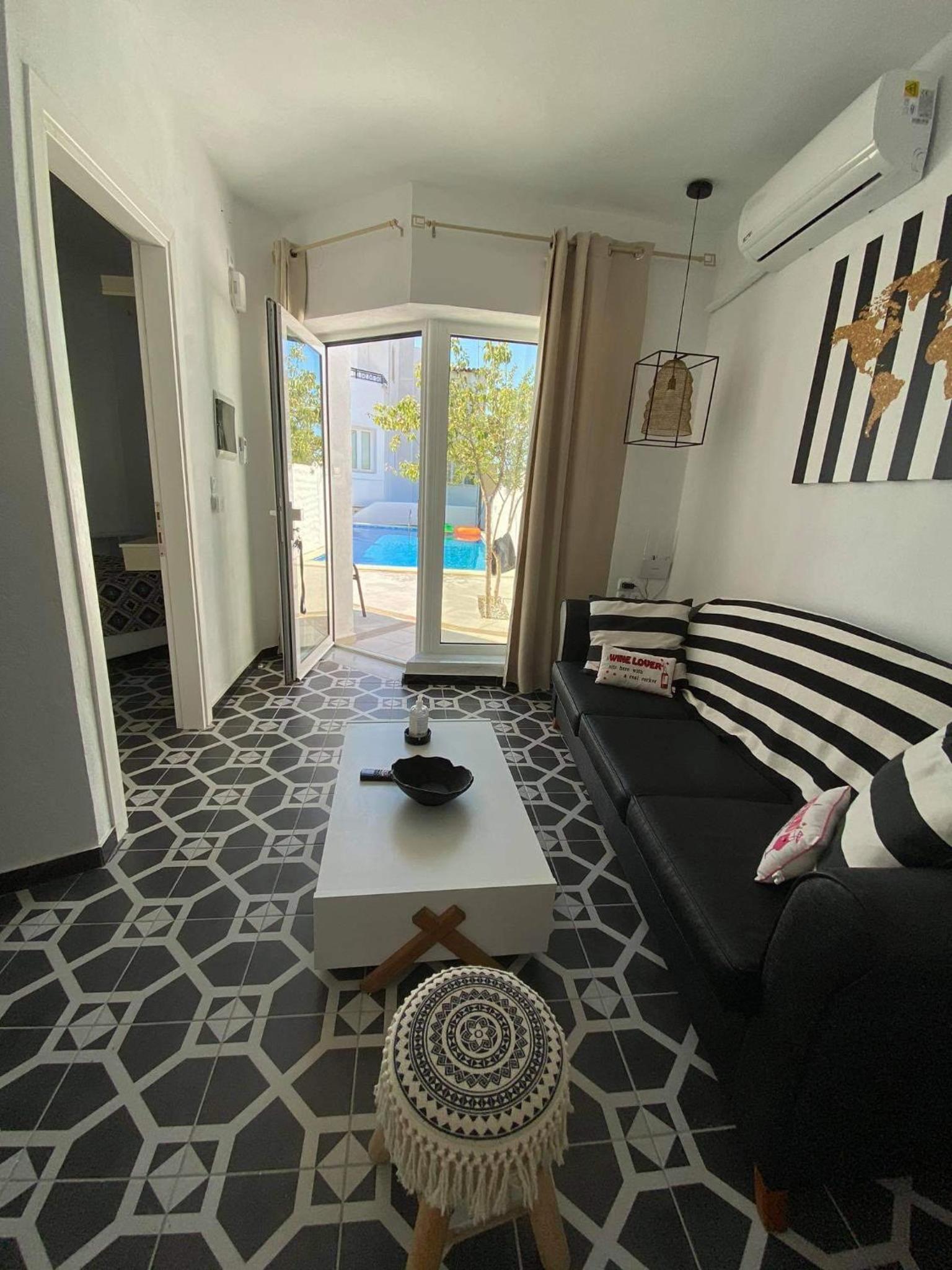 One-Bedroom Apartment - Photo 15