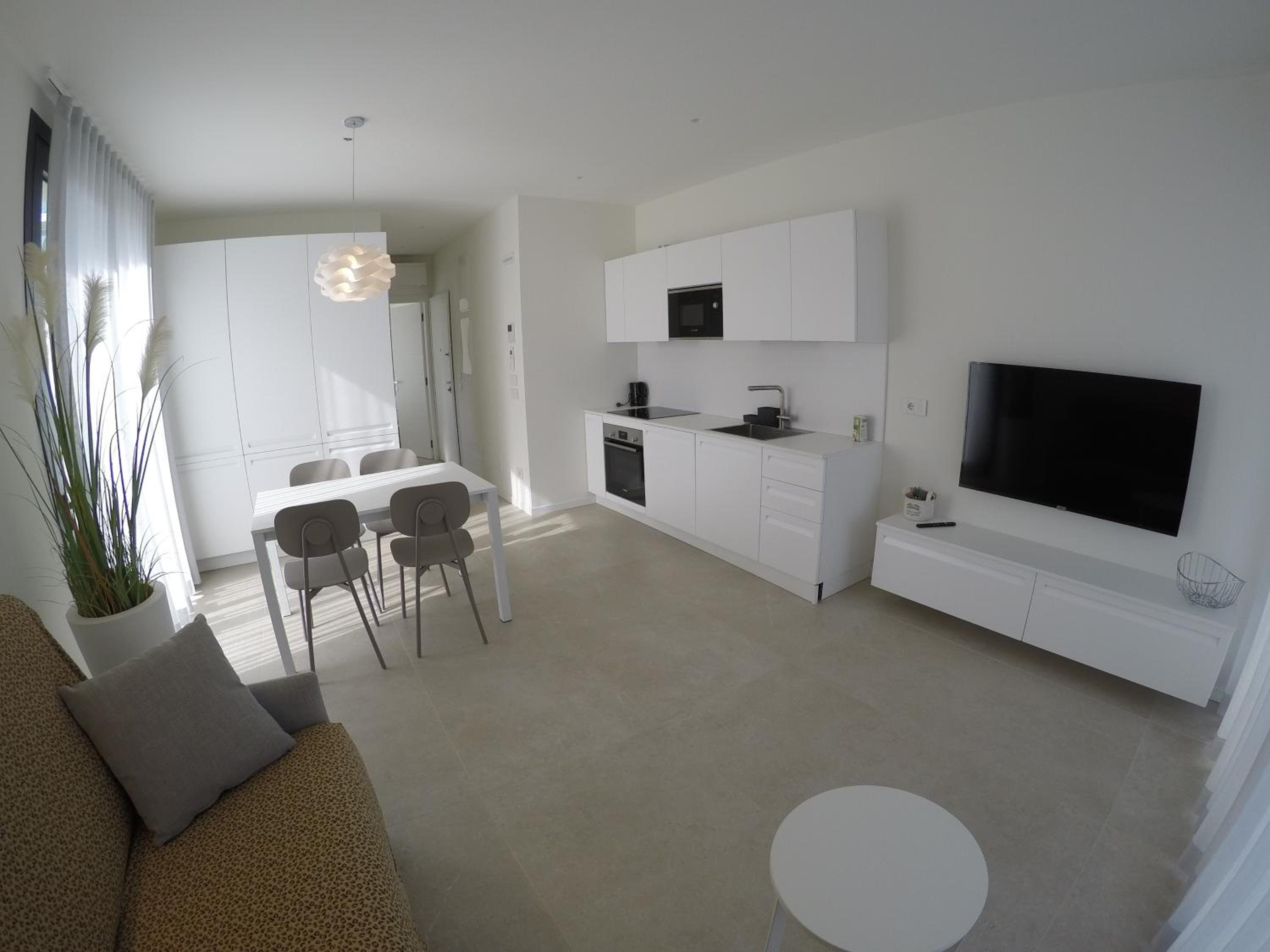 One-Bedroom Apartment photo 2