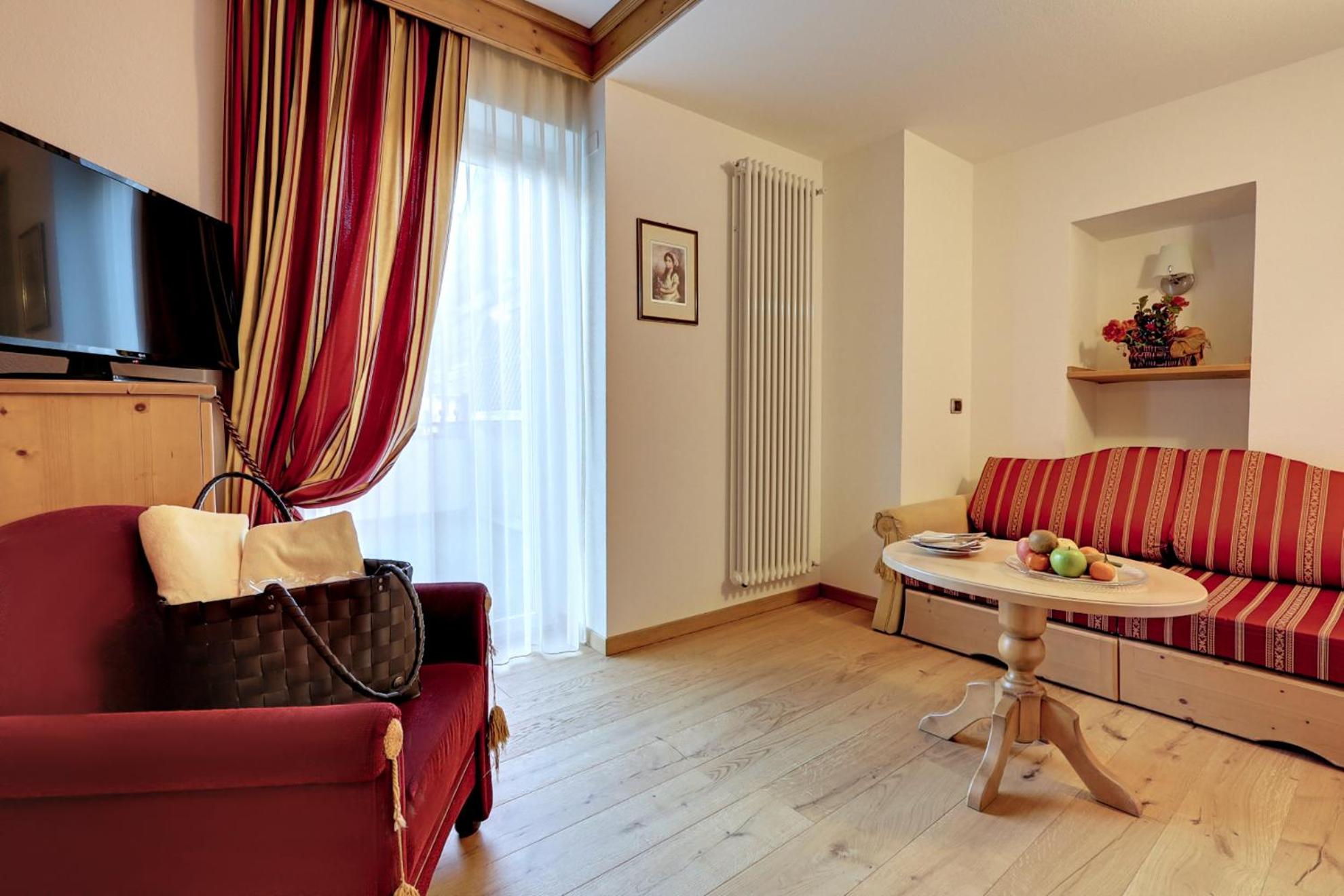 Suite with Spa Bath photo 2