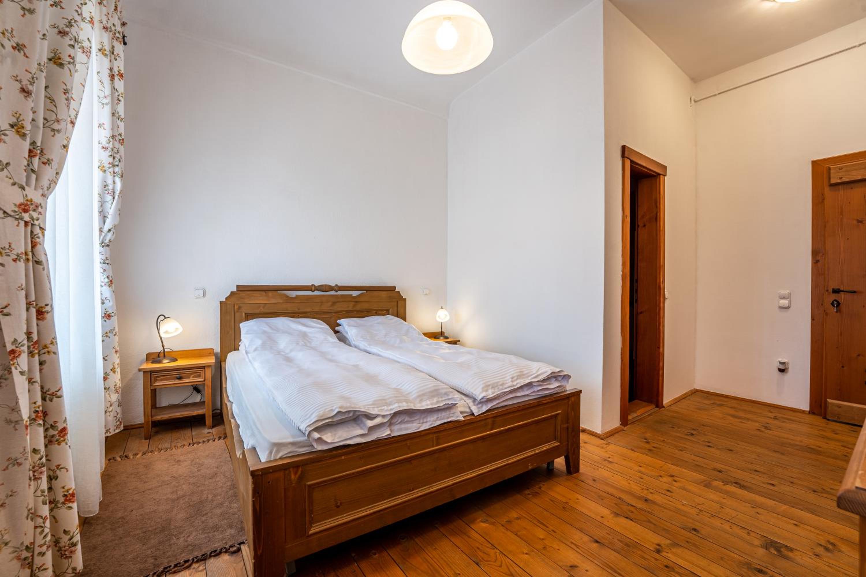 Standard Double Room - Photo 2