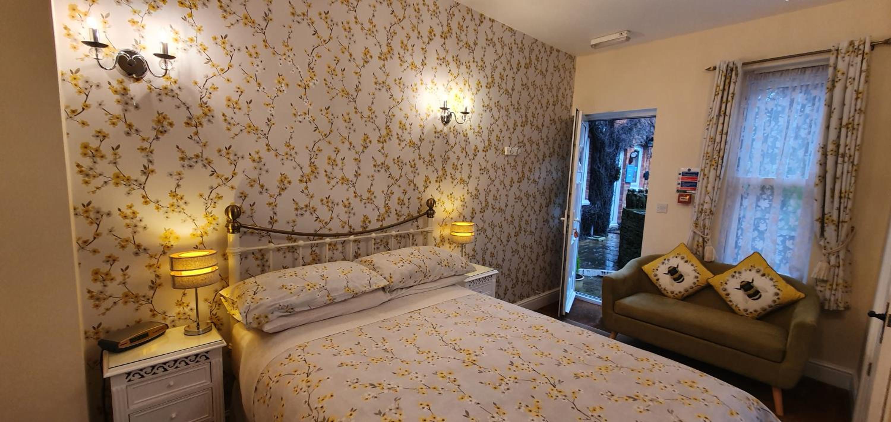 Budget Double Room photo 2