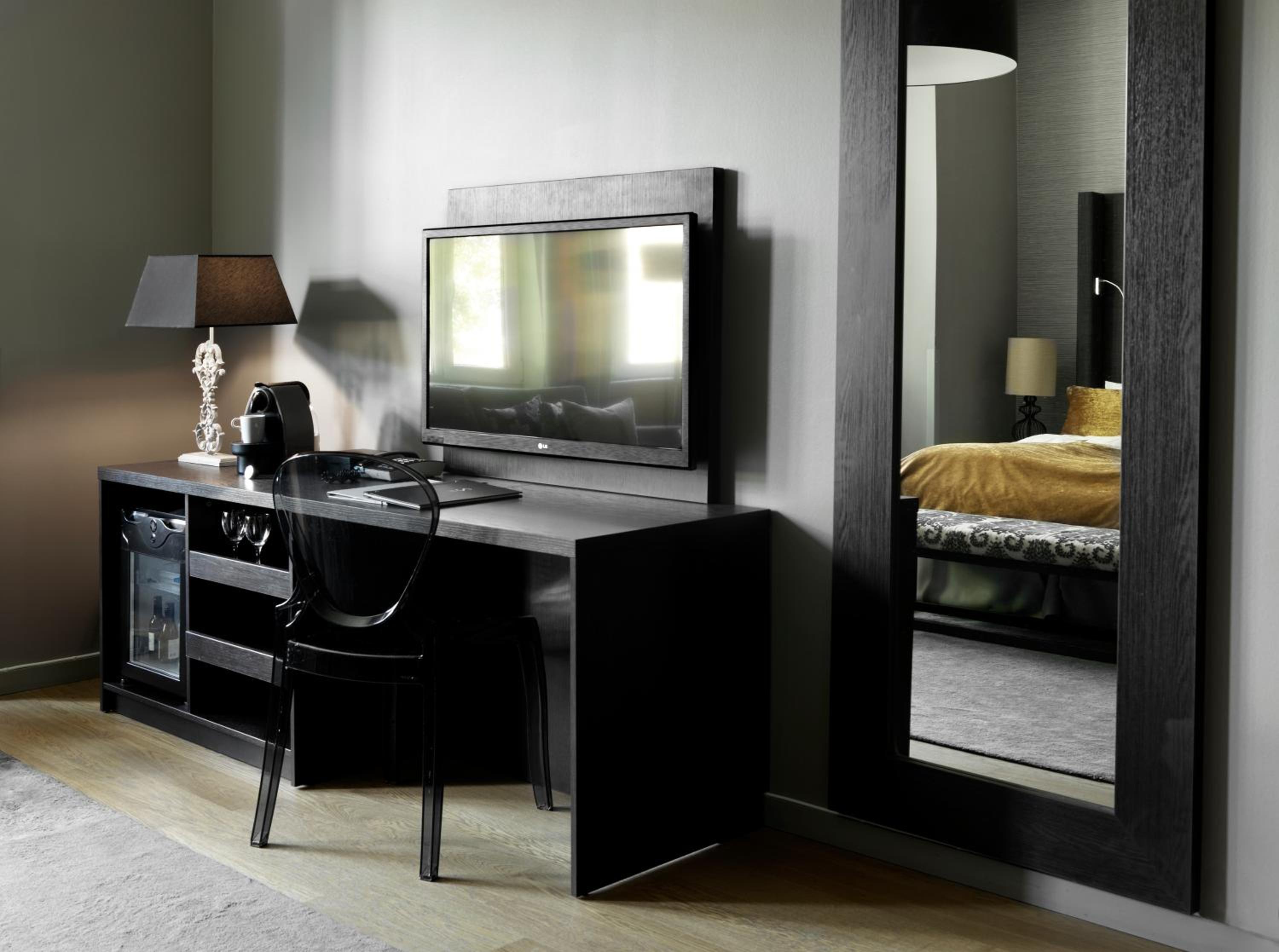 Junior King Suite - Photo 3