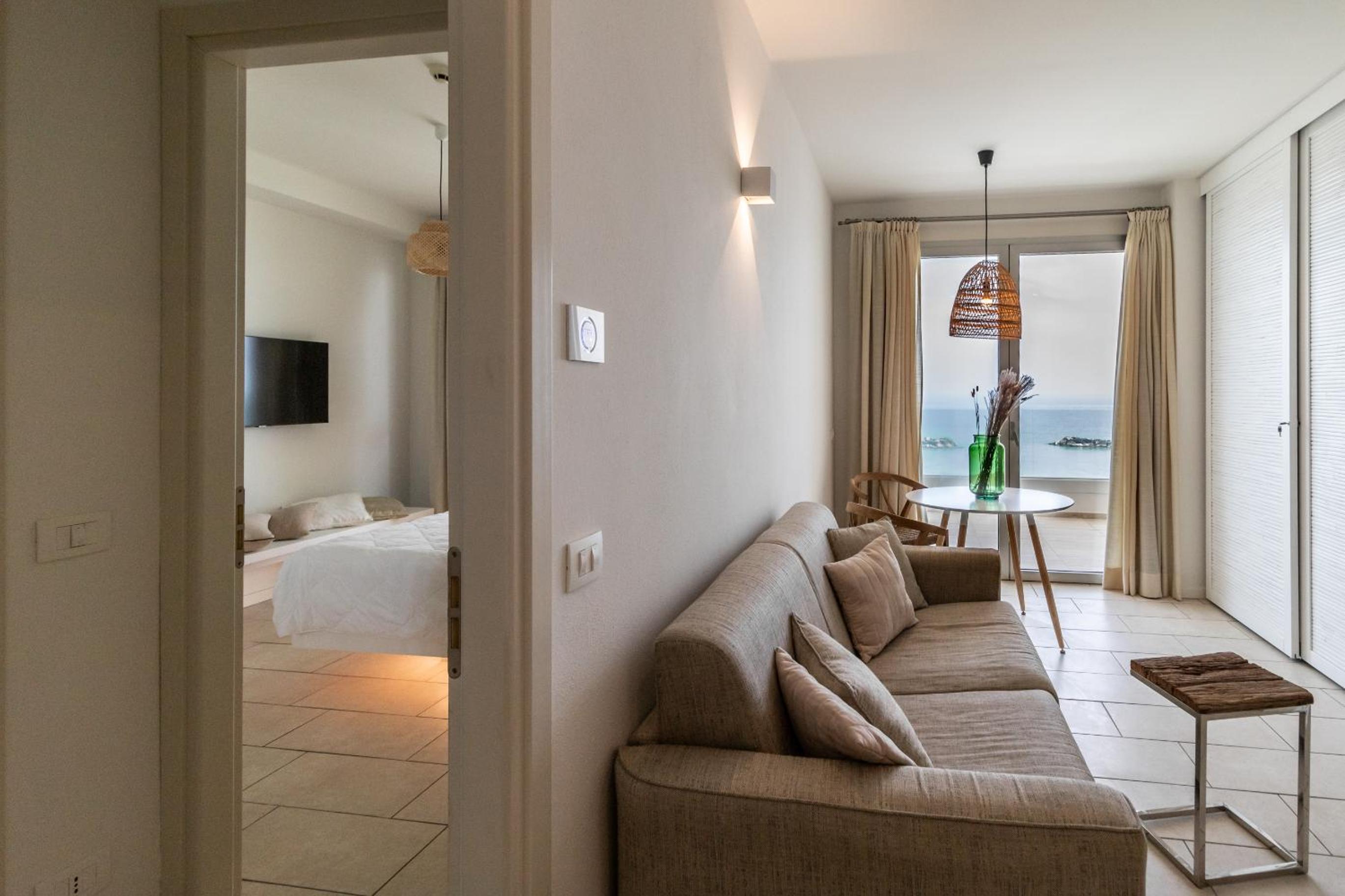 Superior Suite - Photo 5