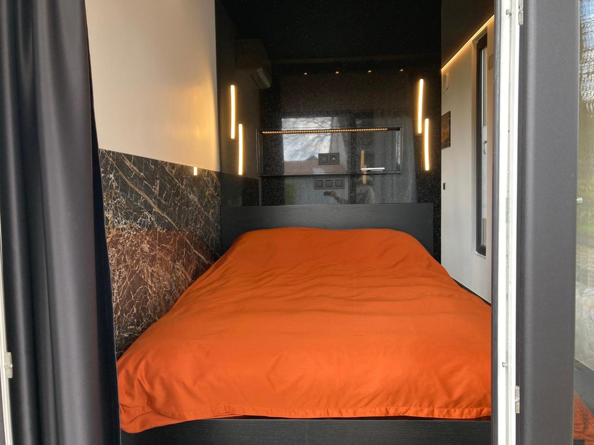 One-Bedroom Apartment - Photo 16