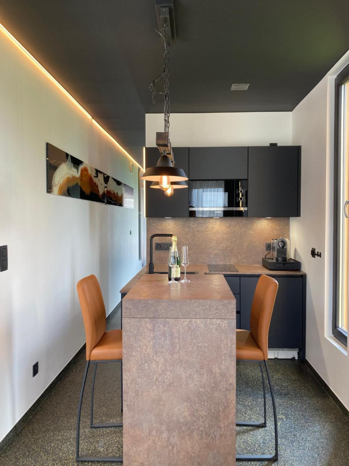 One-Bedroom Apartment - Photo 44