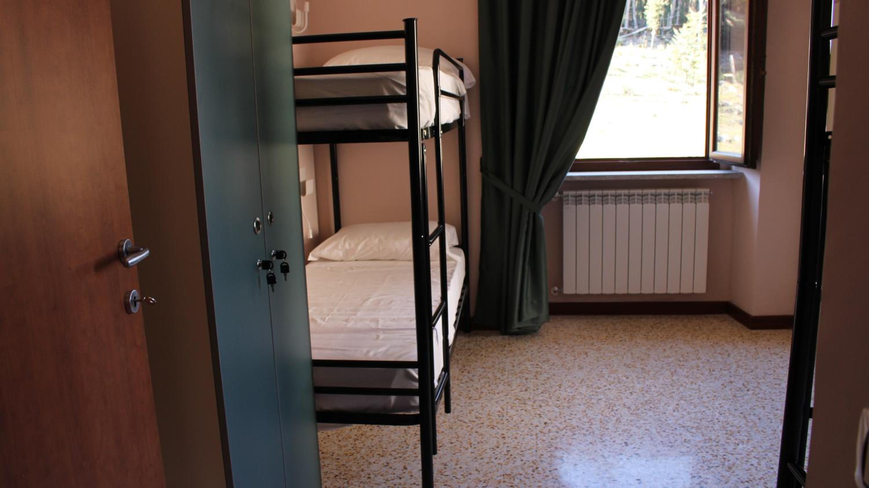 Bed in 8-Bed Dormitory Room photo 3