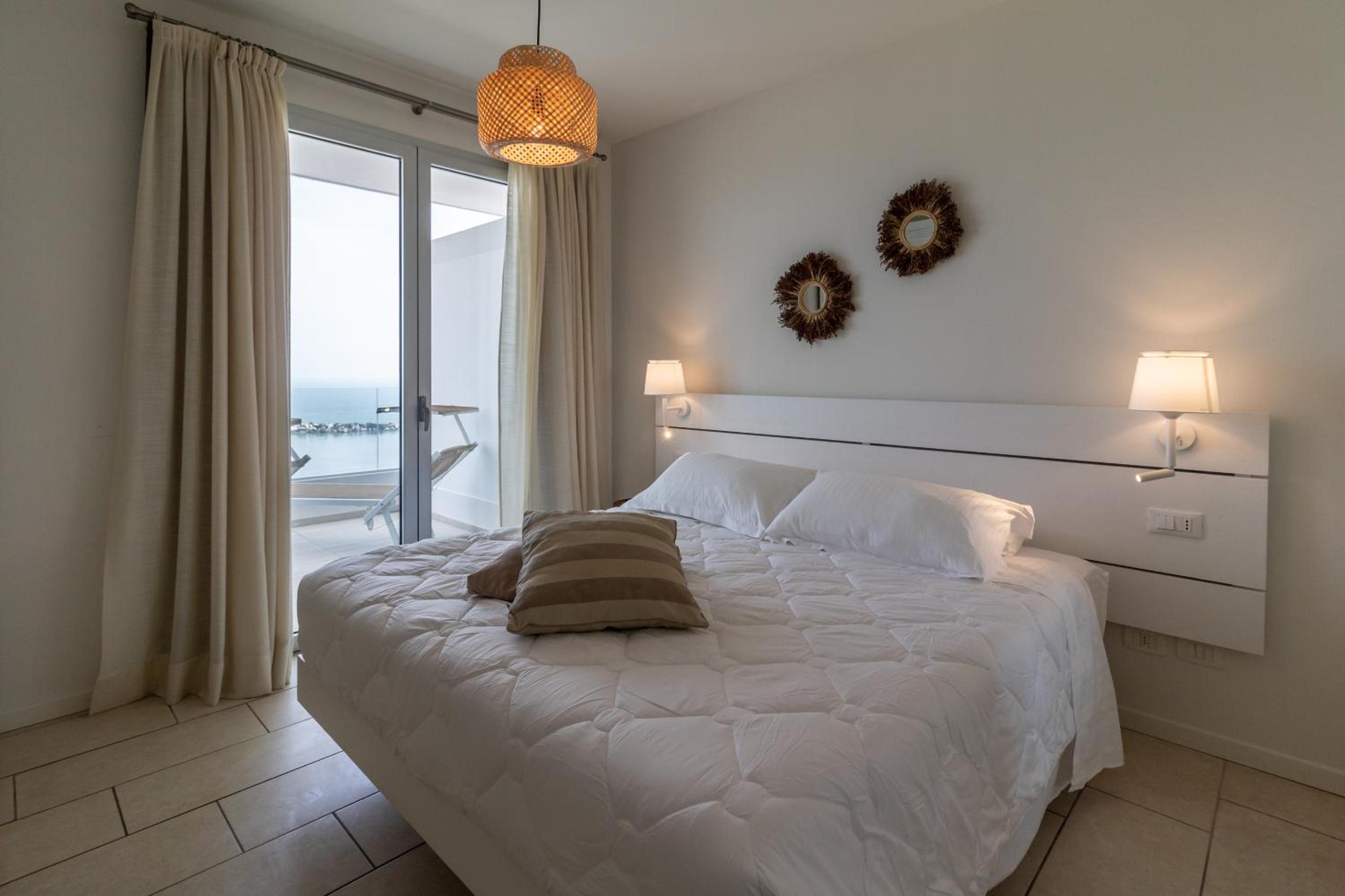 Superior Suite - Photo 12