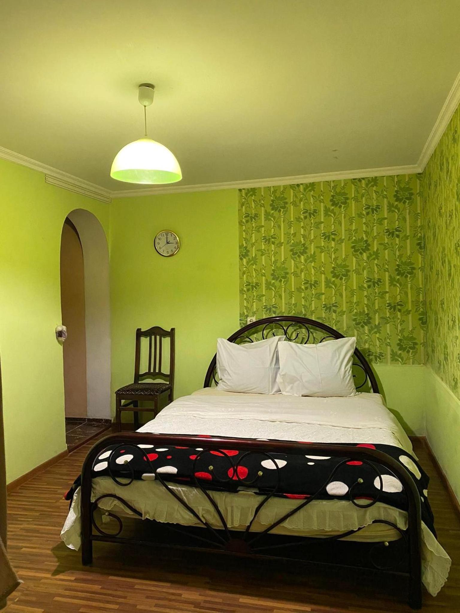 Large Double Room photo 3