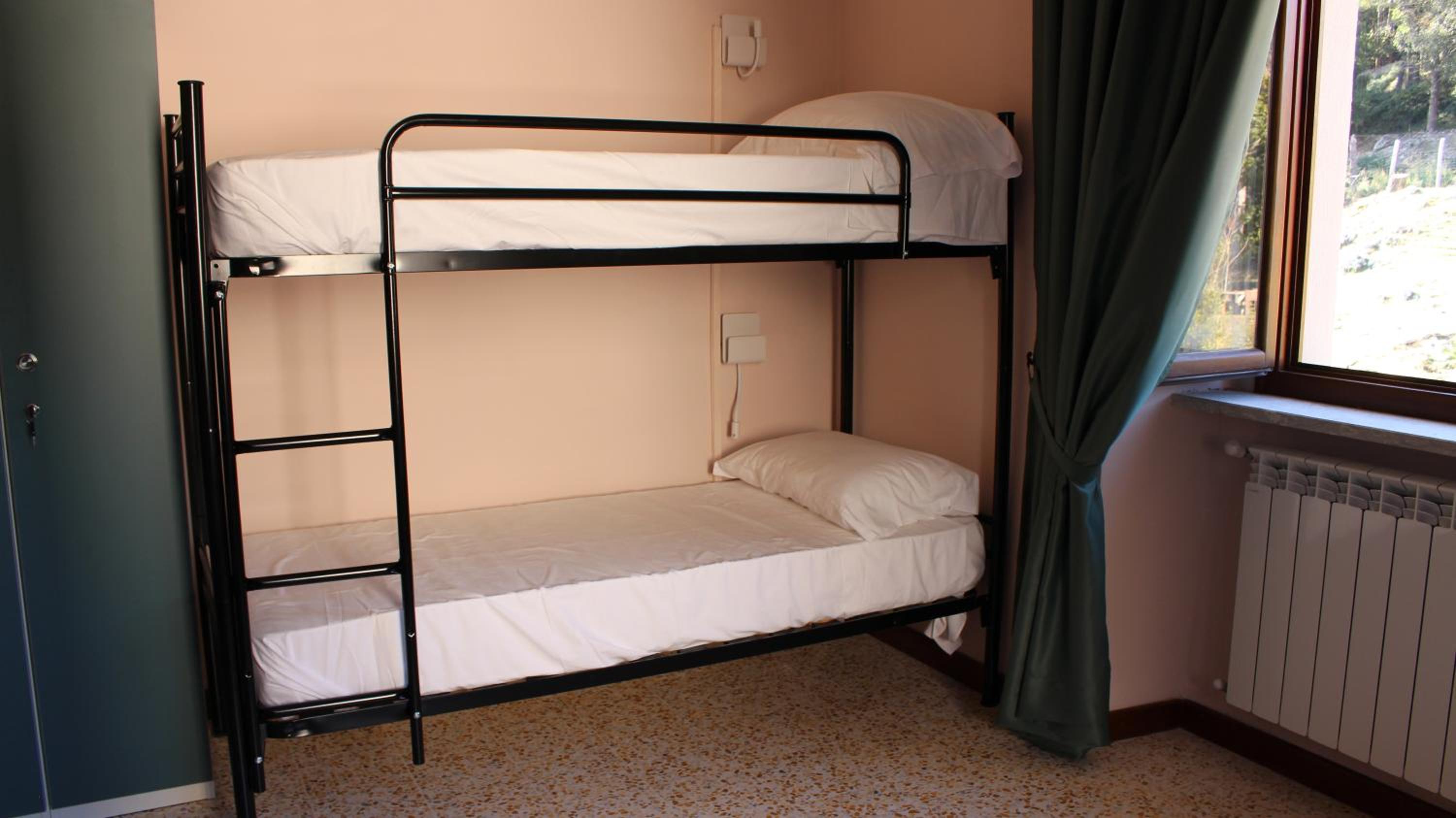 Bed in 8-Bed Dormitory Room photo 2