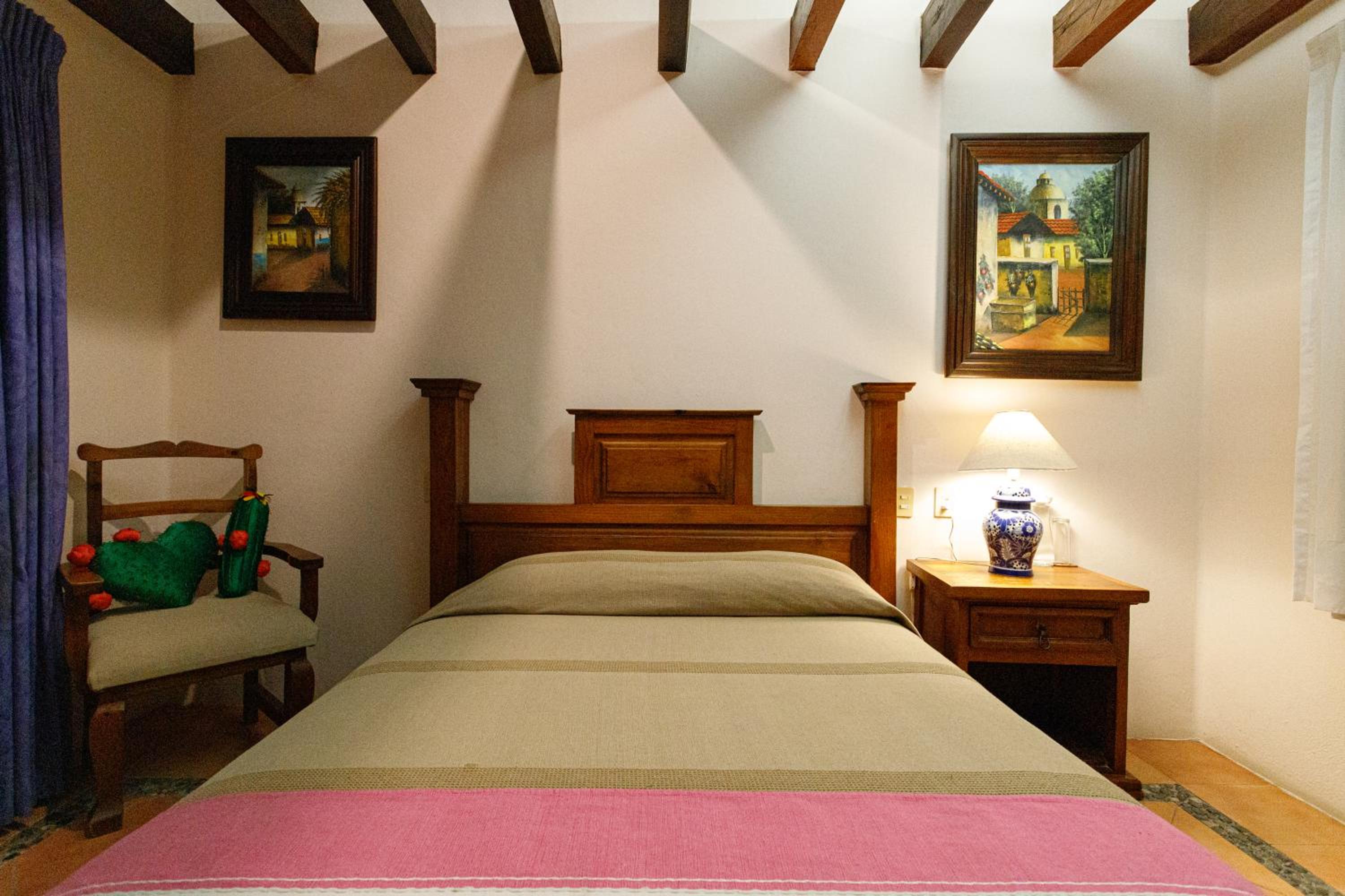 Queen Room - Photo 5