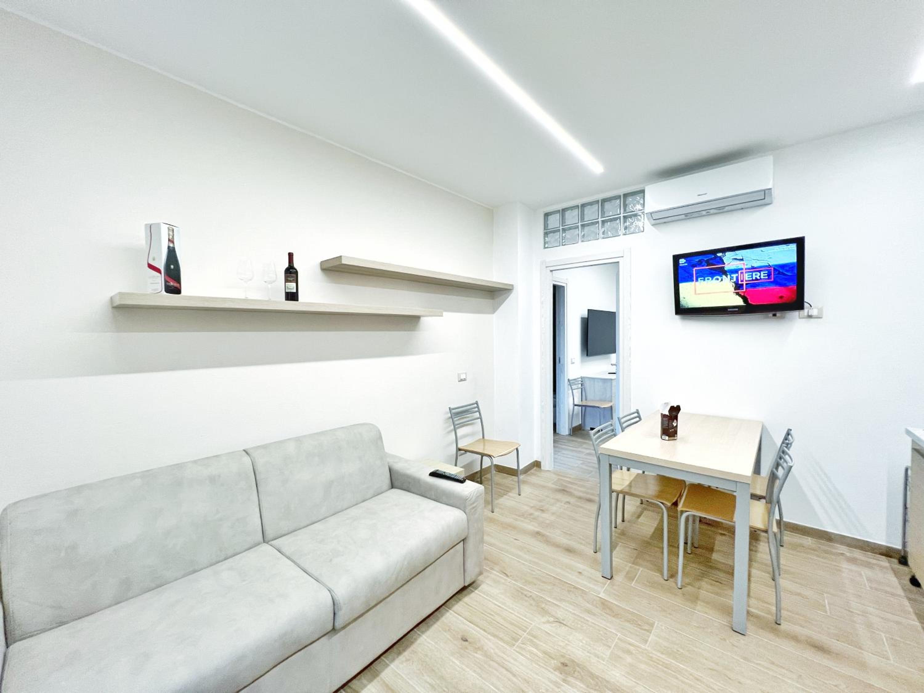 One-Bedroom House photo 1