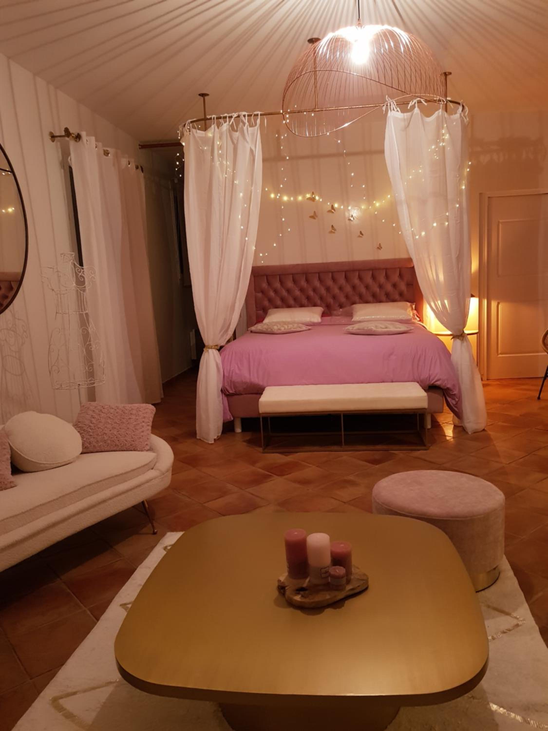Deluxe King Suite photo 3