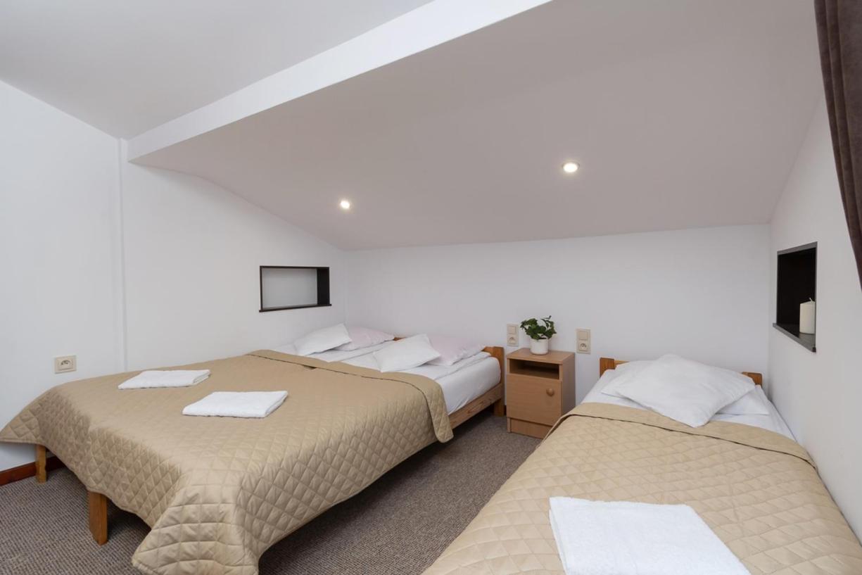Quadruple Room with Mountain View - Photo 2