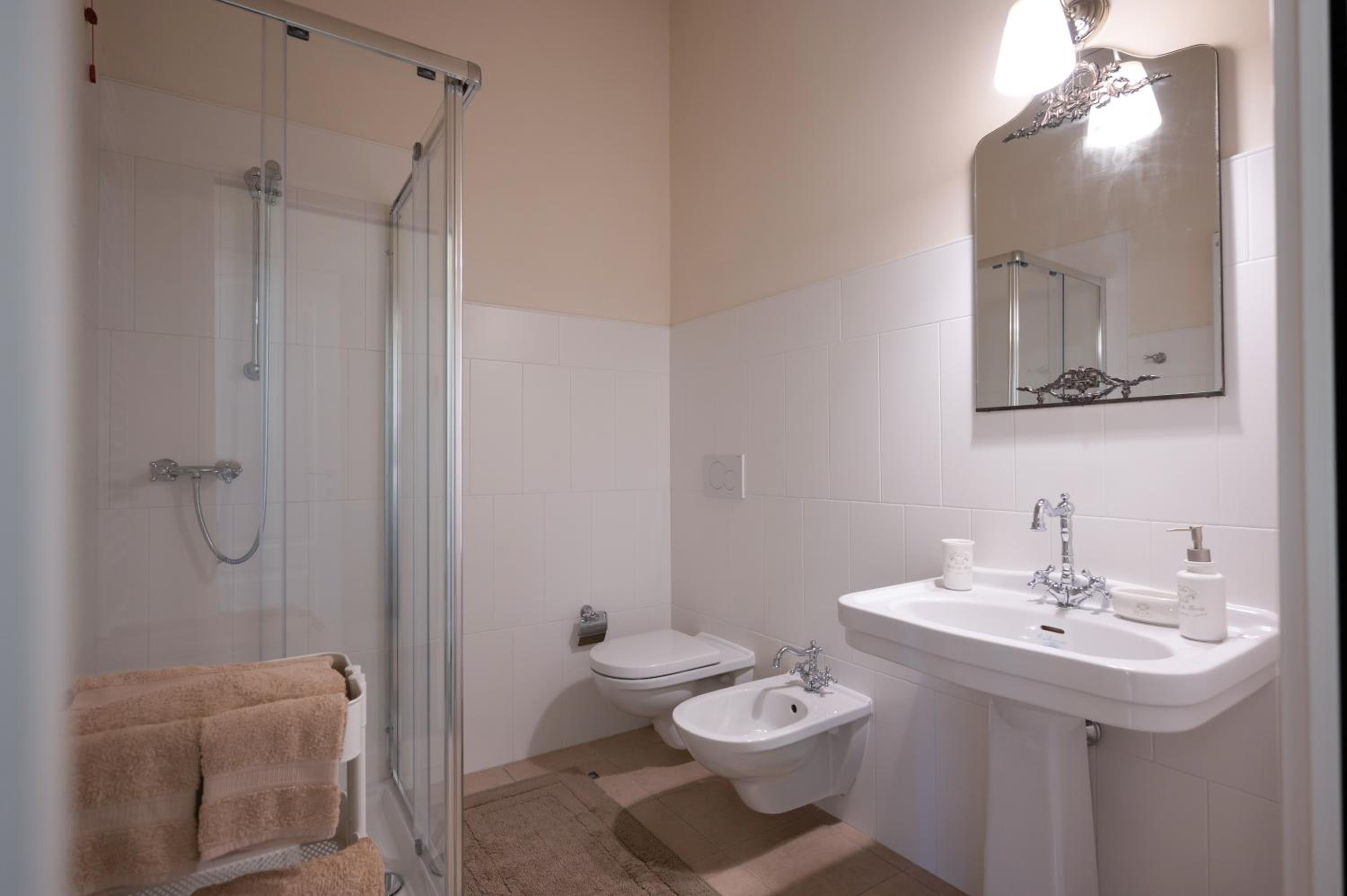 Double Room with Private Bathroom photo 2