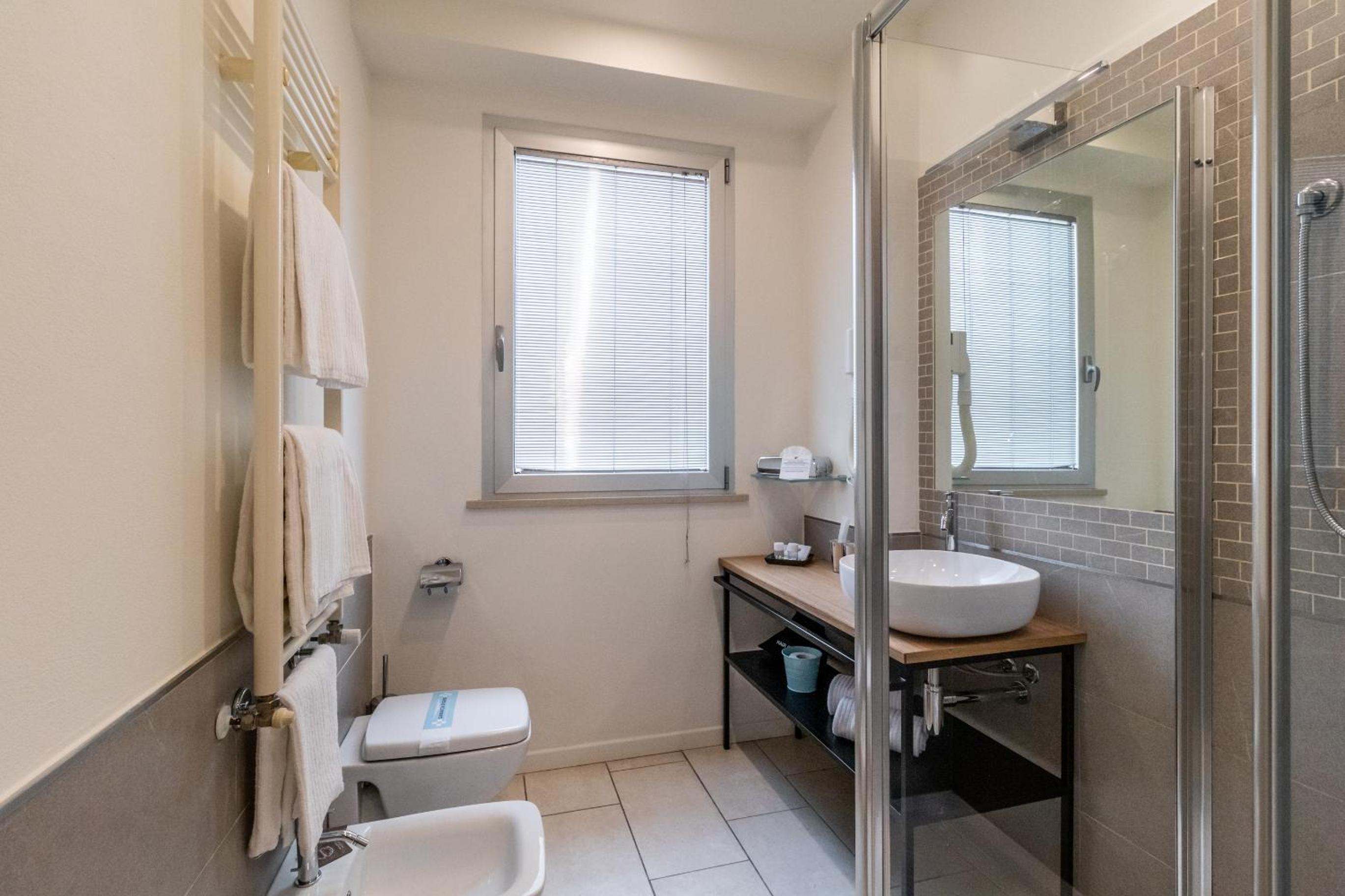 Comfort Triple Suite - Photo 8