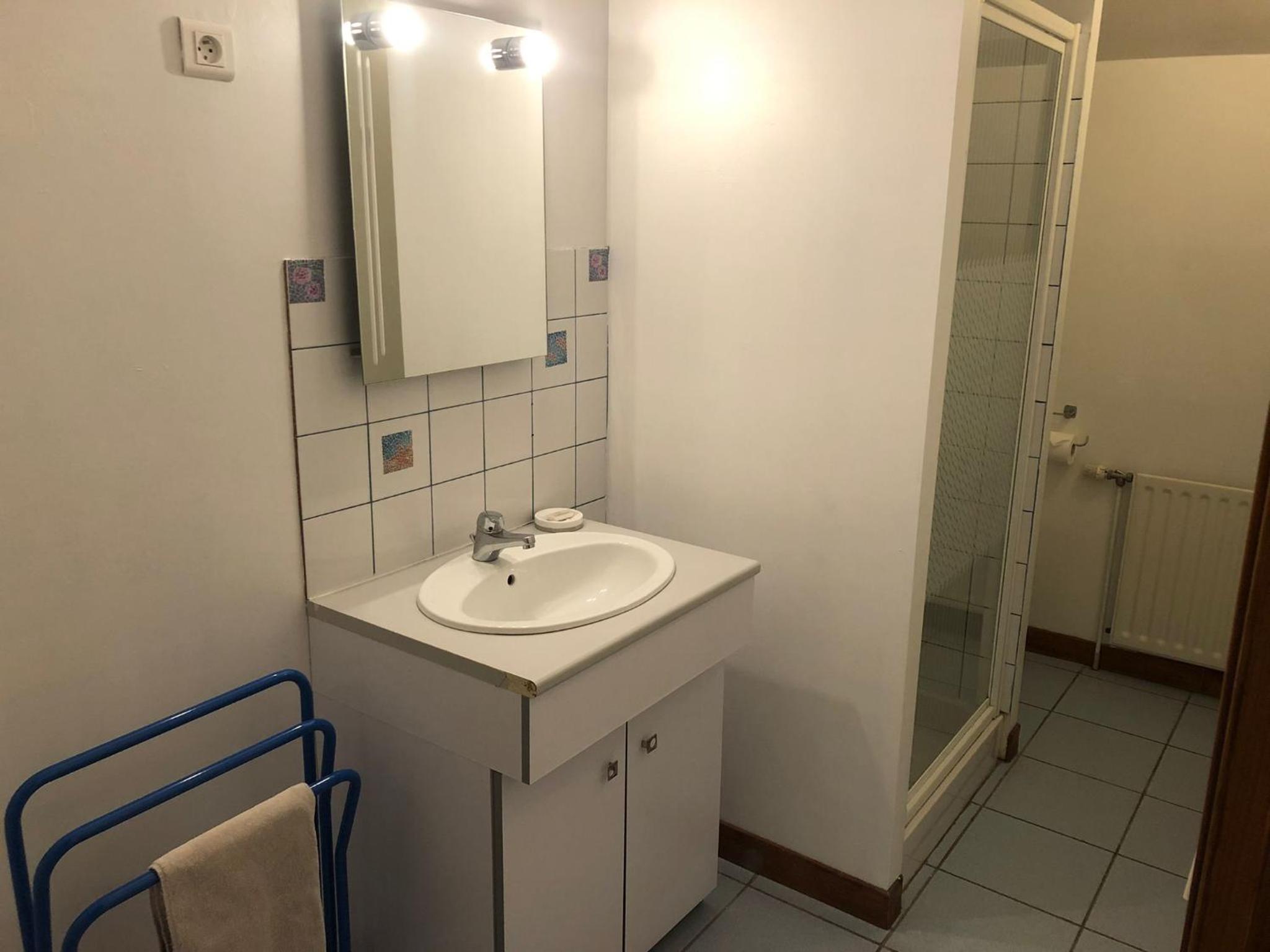 Double Room with Private Bathroom - Photo 3