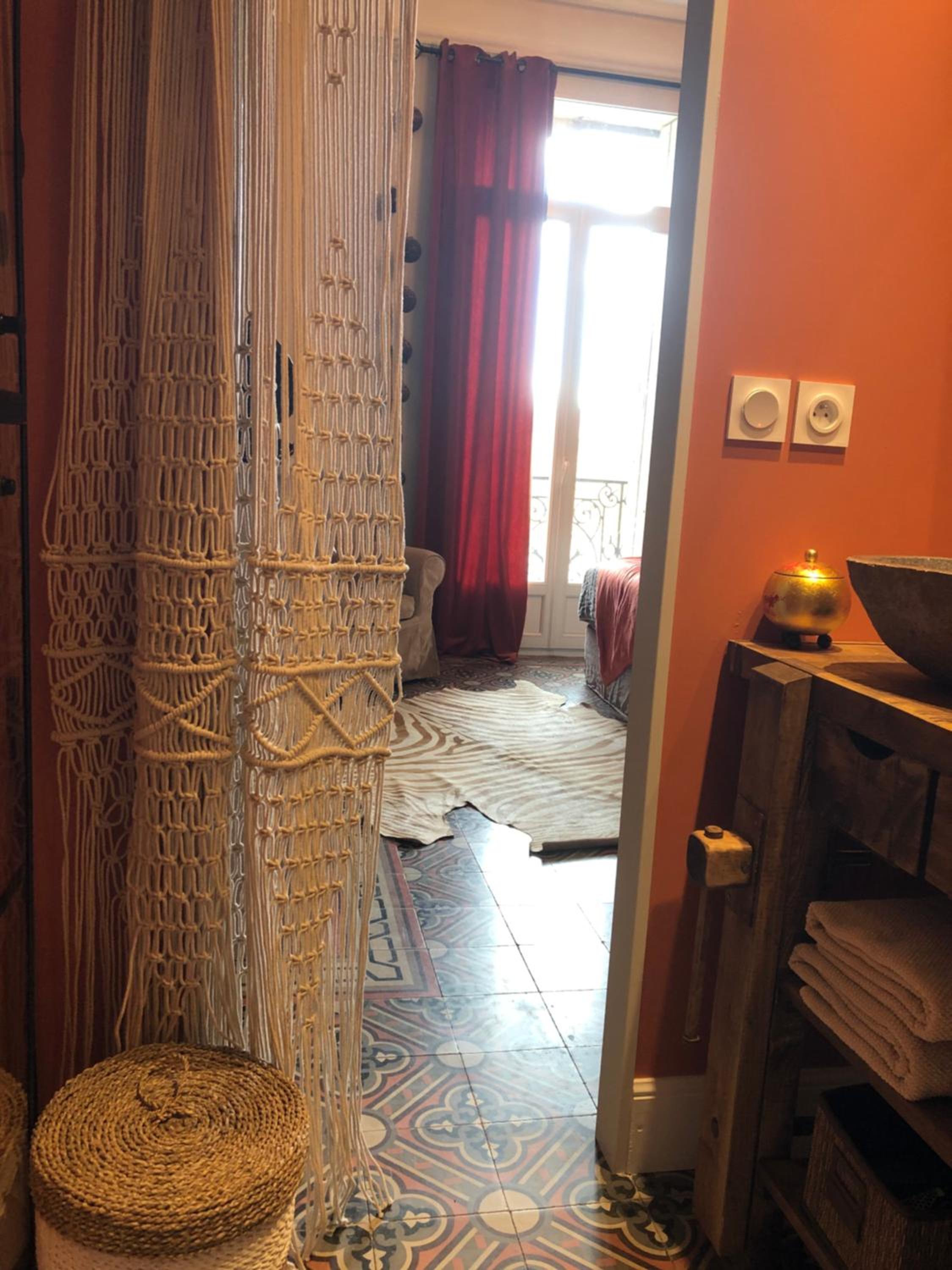 Deluxe Double Room with Shower - Photo 12