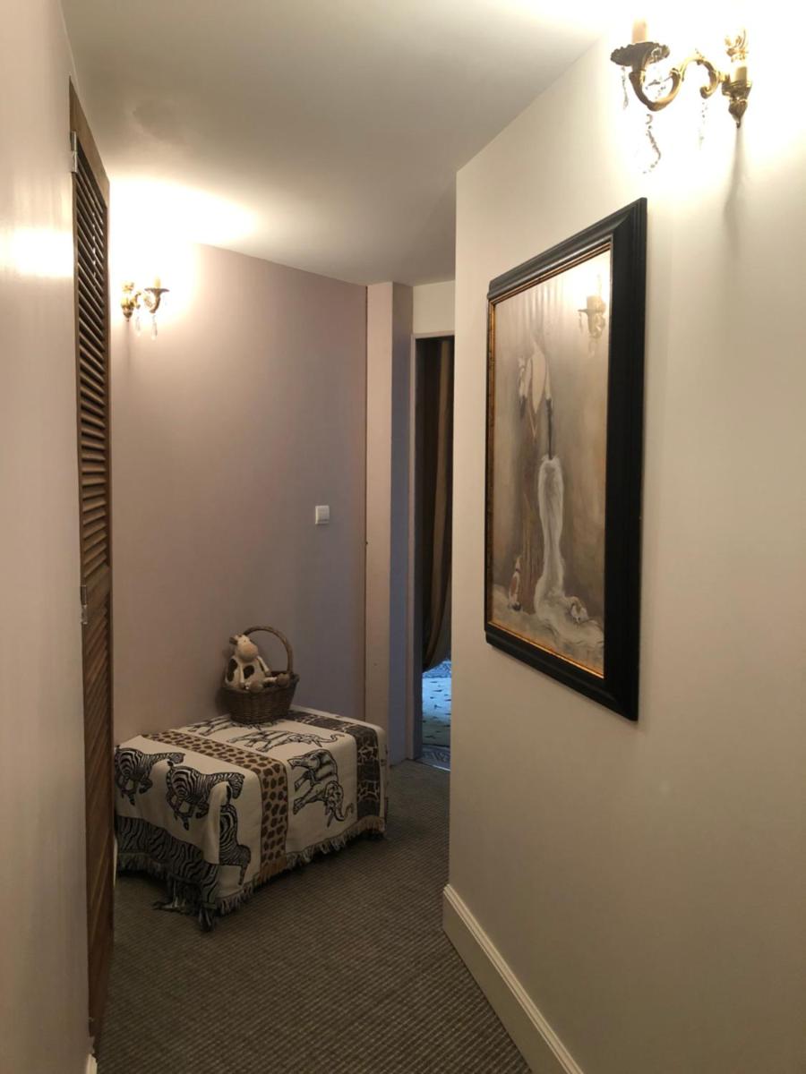 Deluxe Double Room with Balcony - Photo 17
