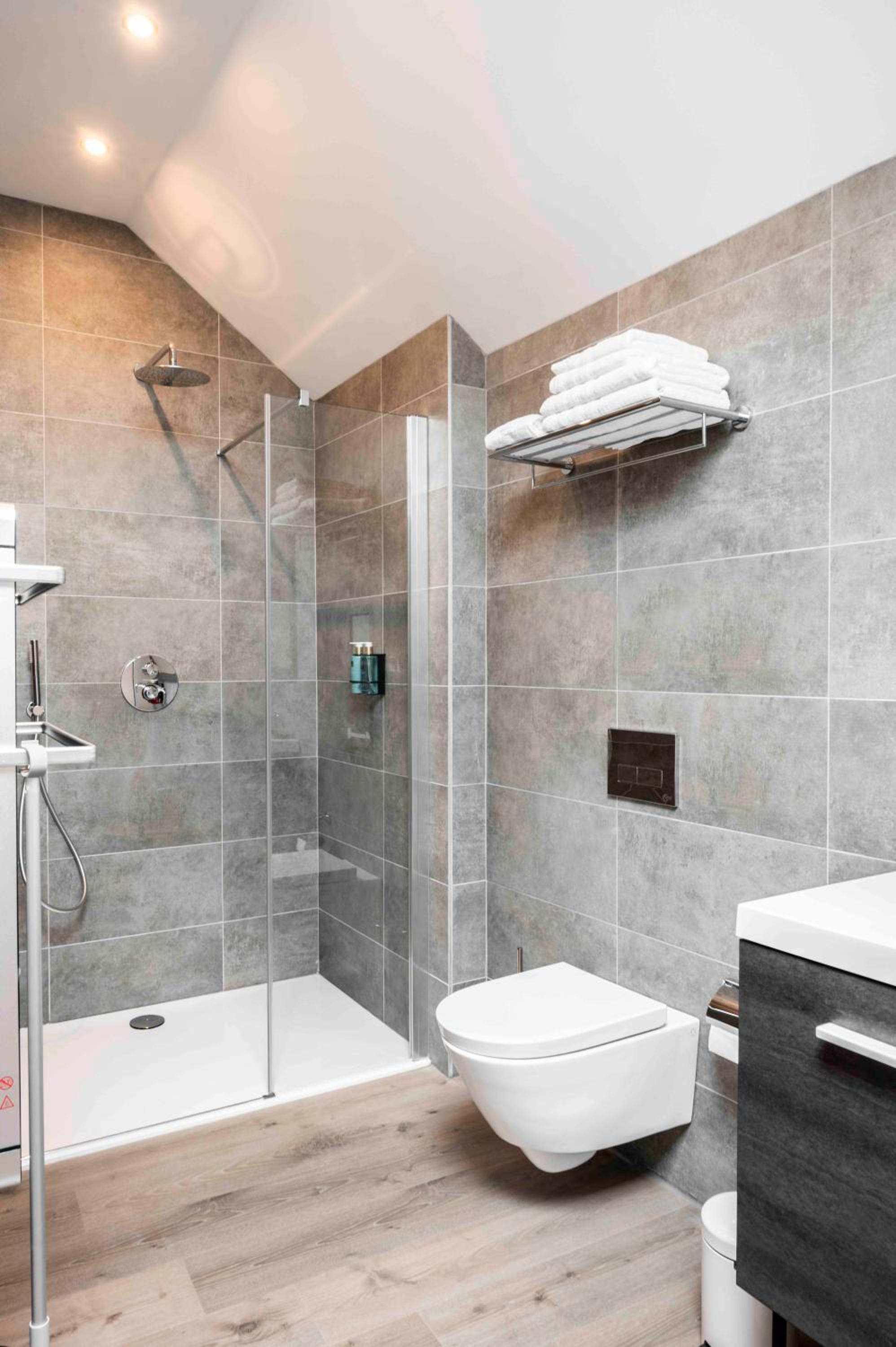 Deluxe Double Room with Extra Bed photo 3