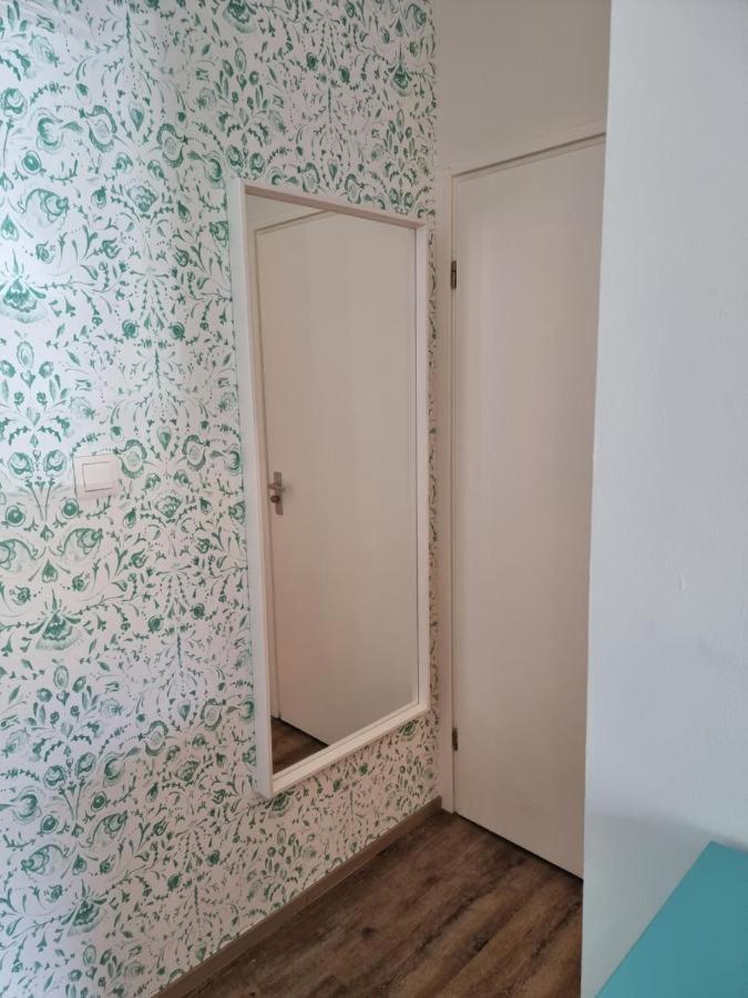 One-Bedroom Apartment - Photo 3