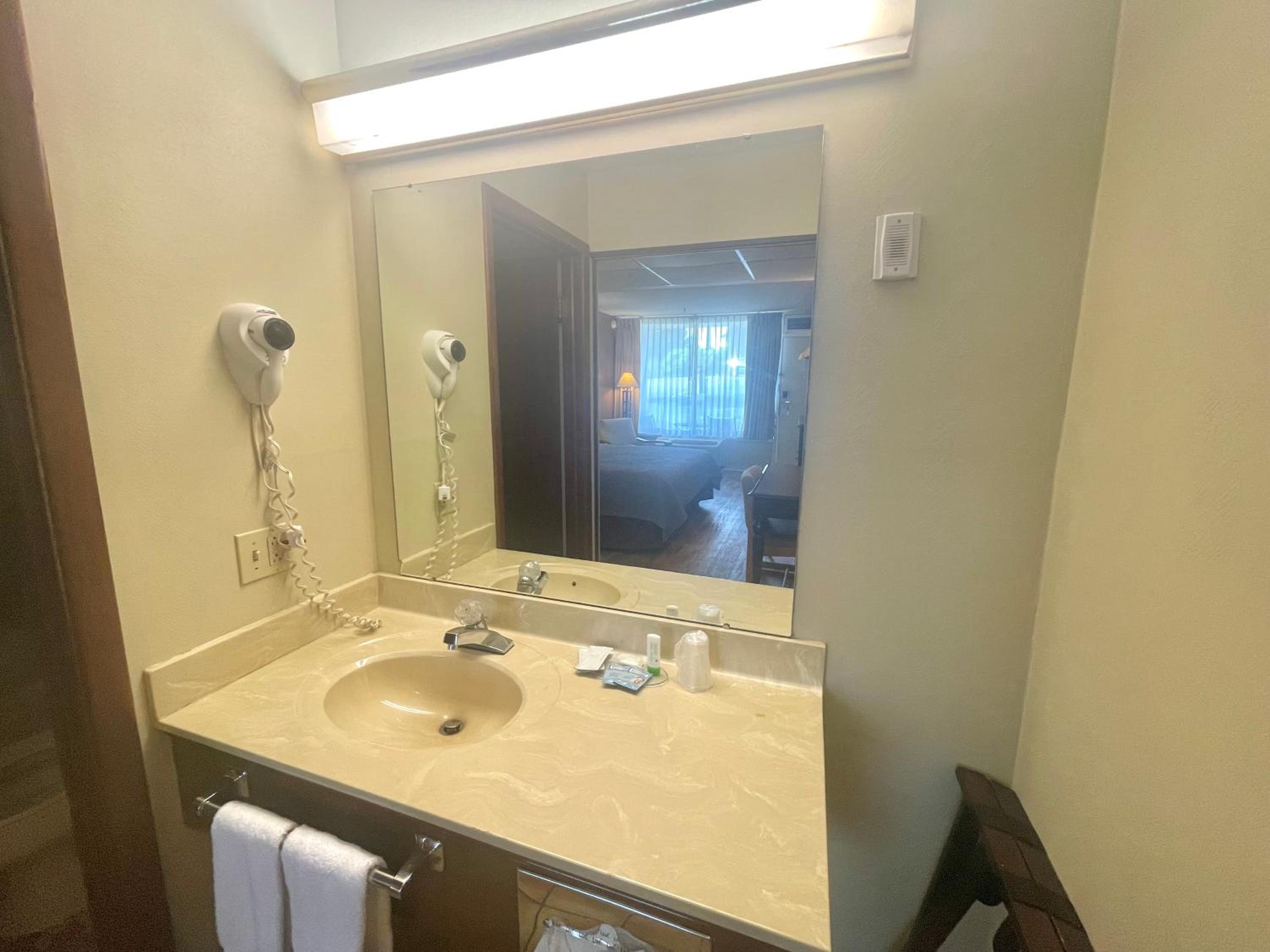 Deluxe King Room photo 2