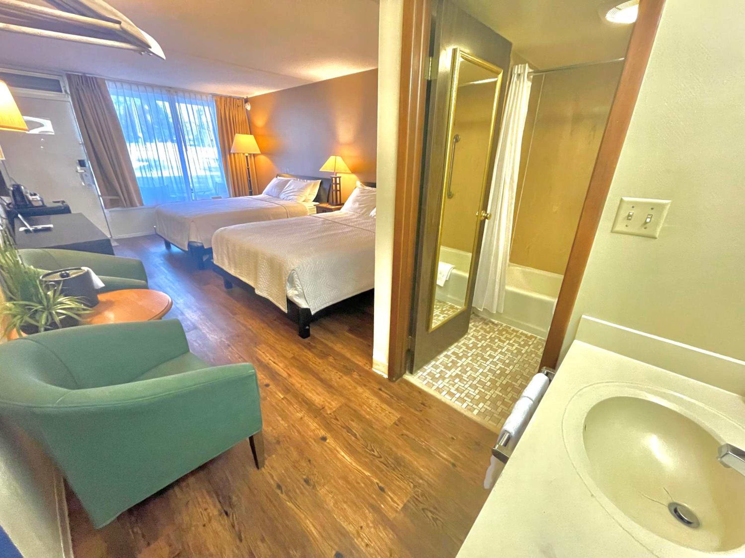 Deluxe Queen Room photo 3