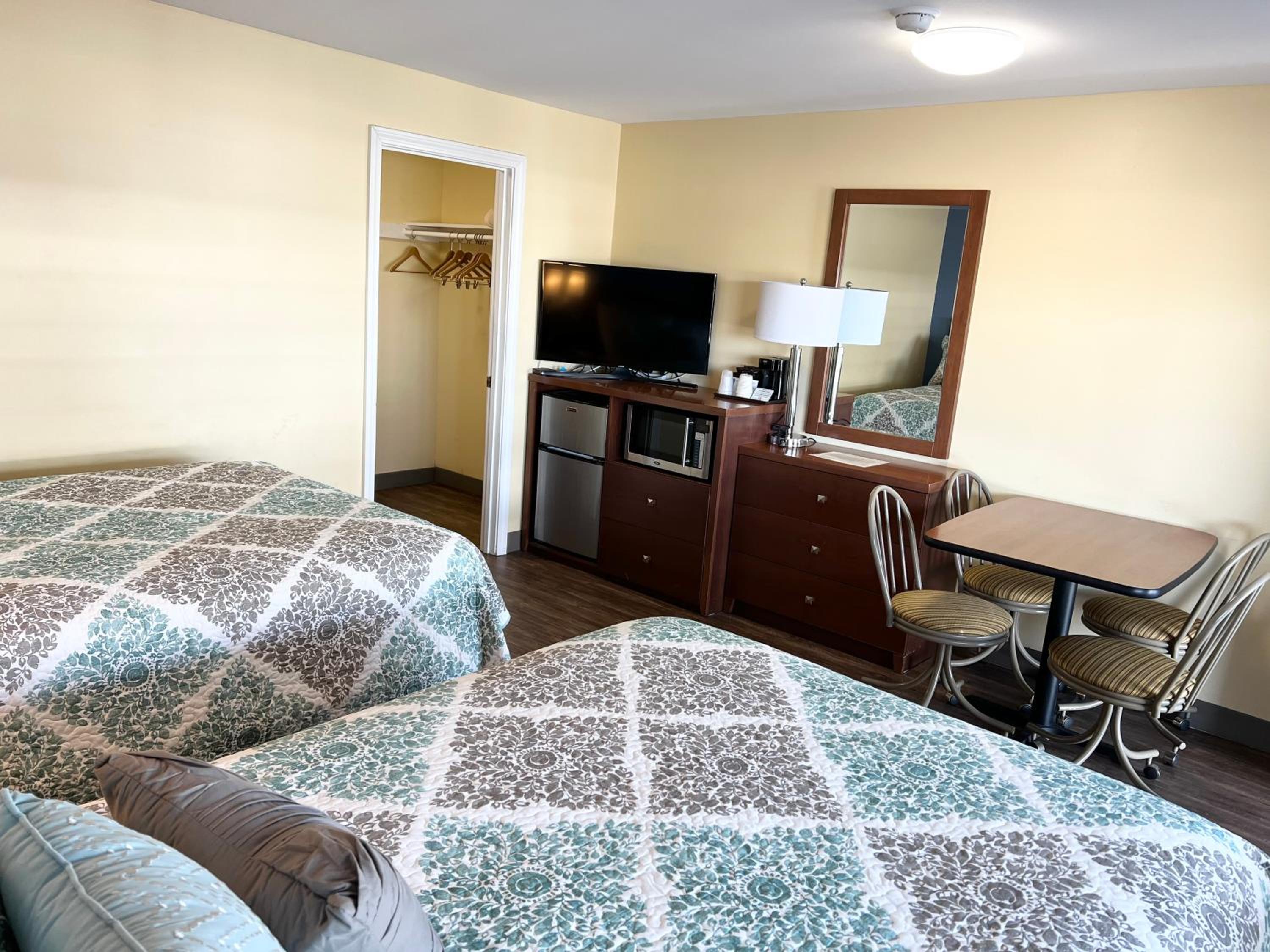 Standard Room 2 Full Bed (STD2FB) photo 2