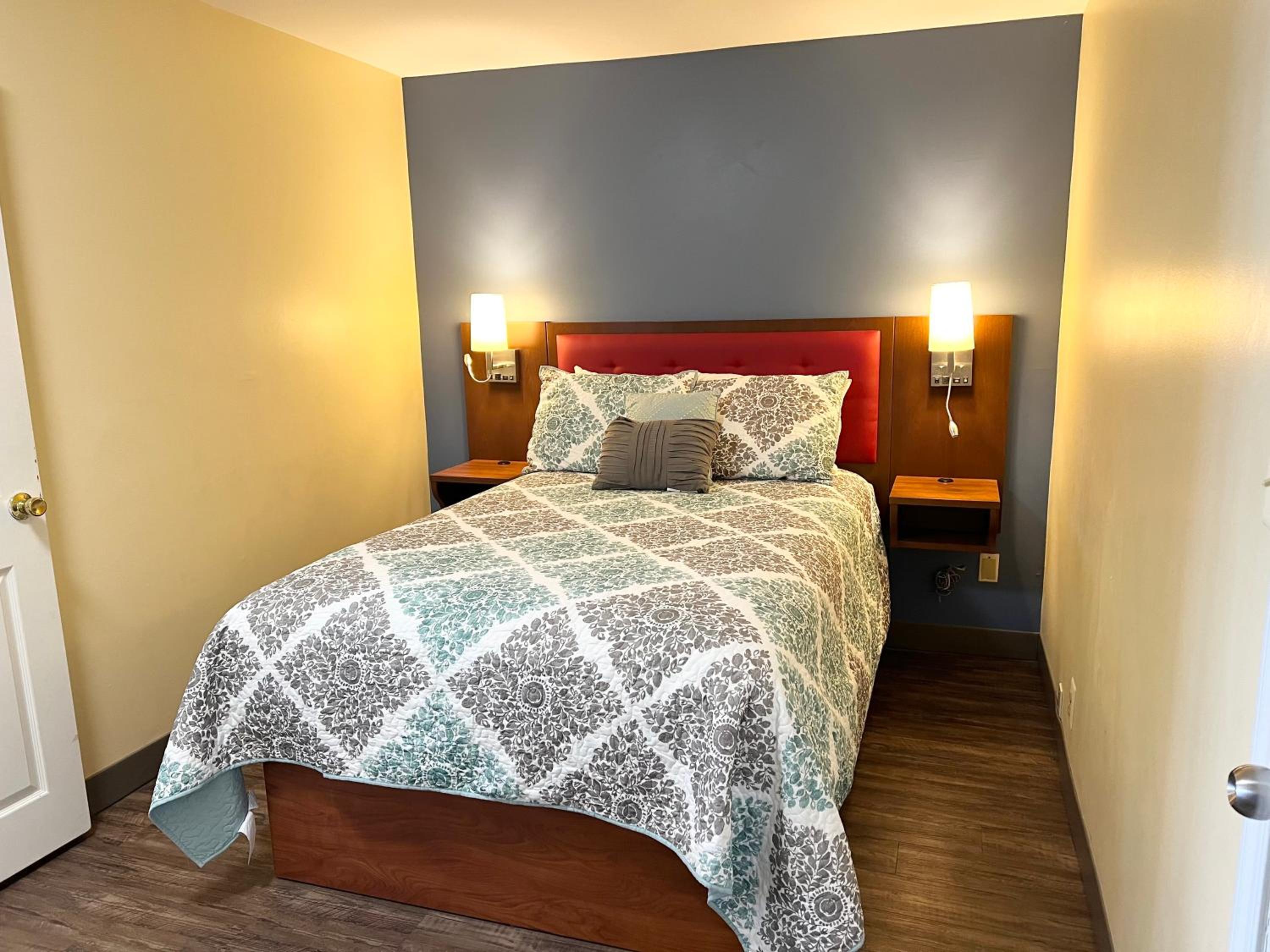 Standard Room 3 Full Bed with Two Room (STD3FB) photo 2
