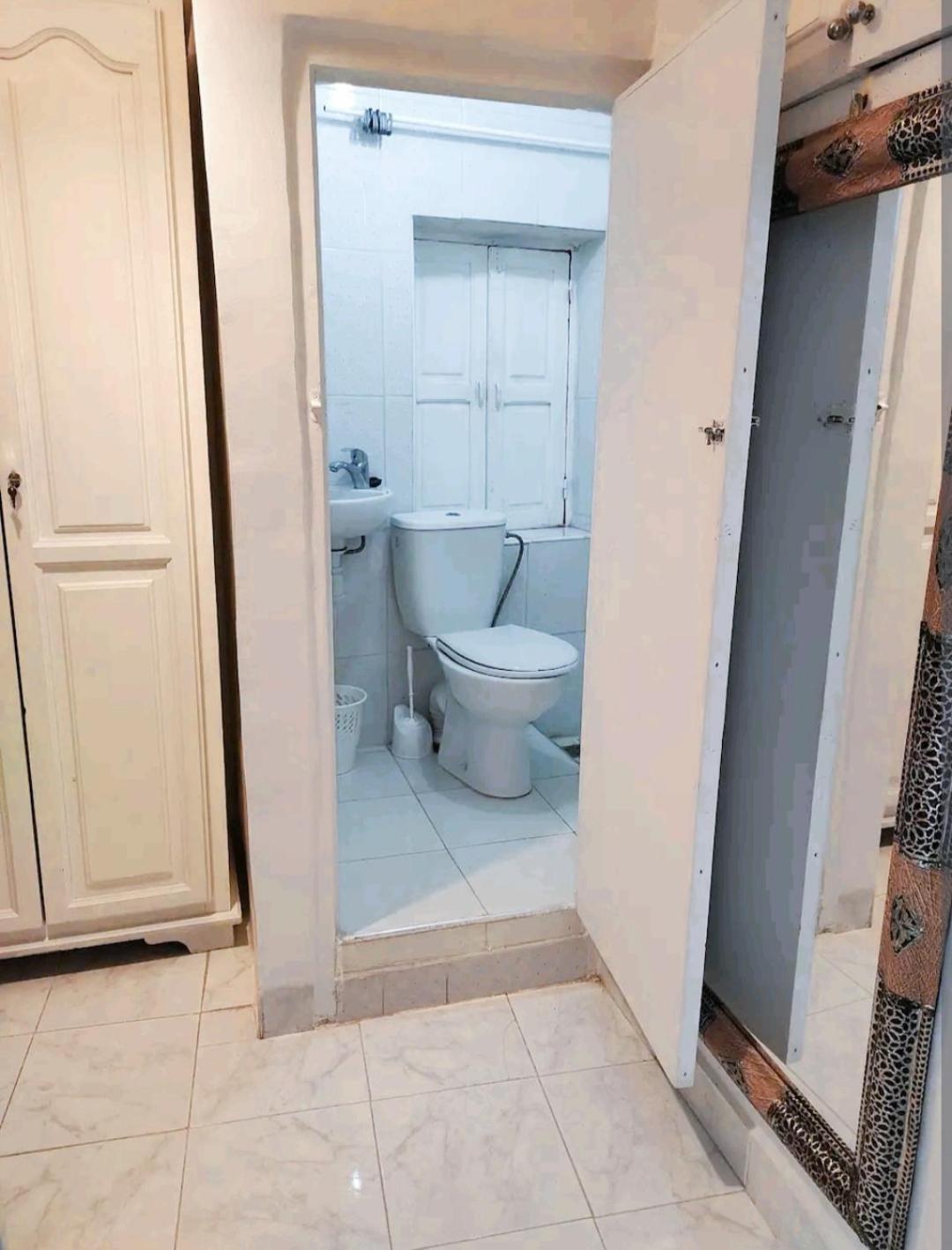 Three-Bedroom House - Photo 8