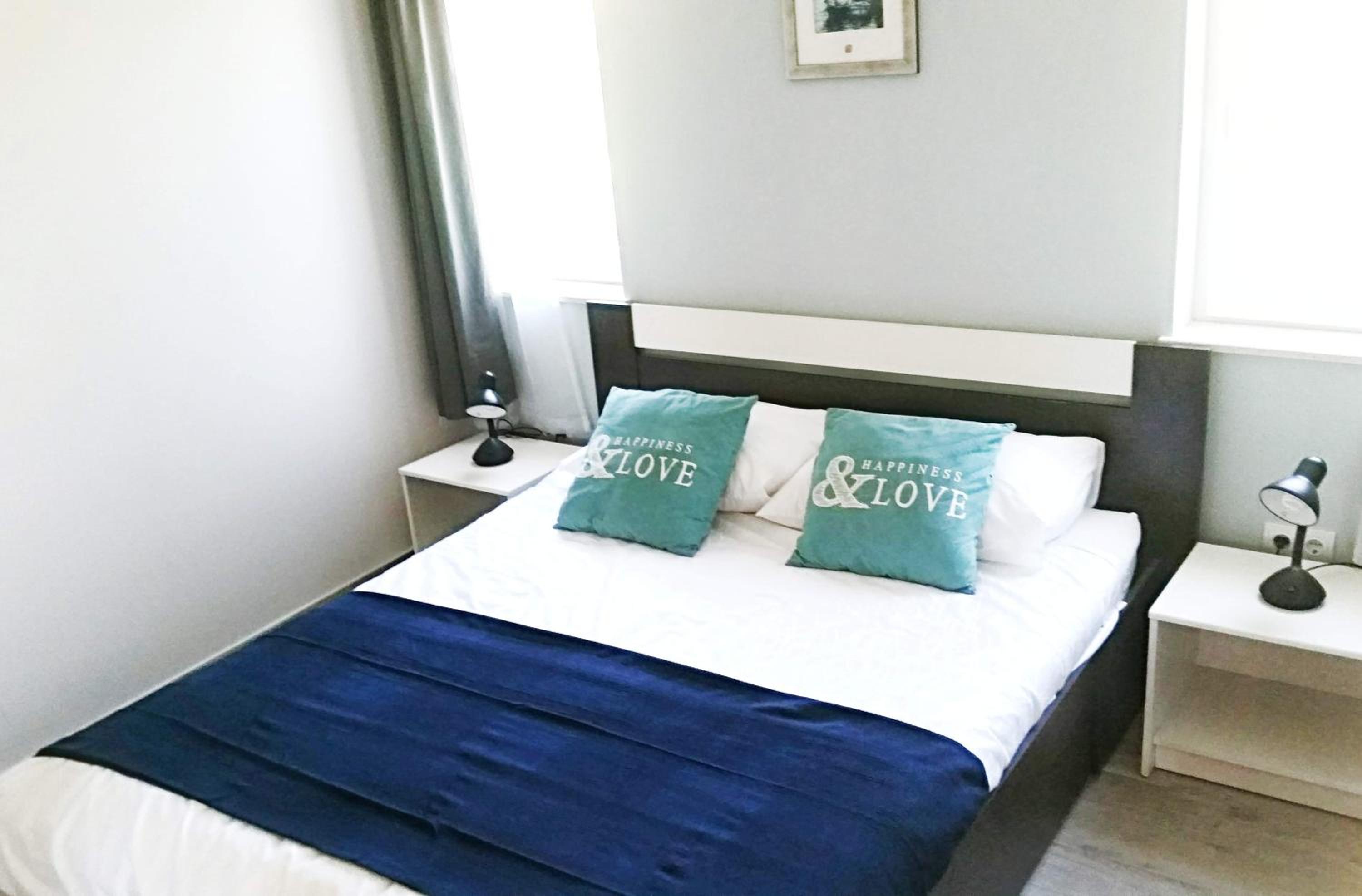One-Bedroom Apartment photo 1
