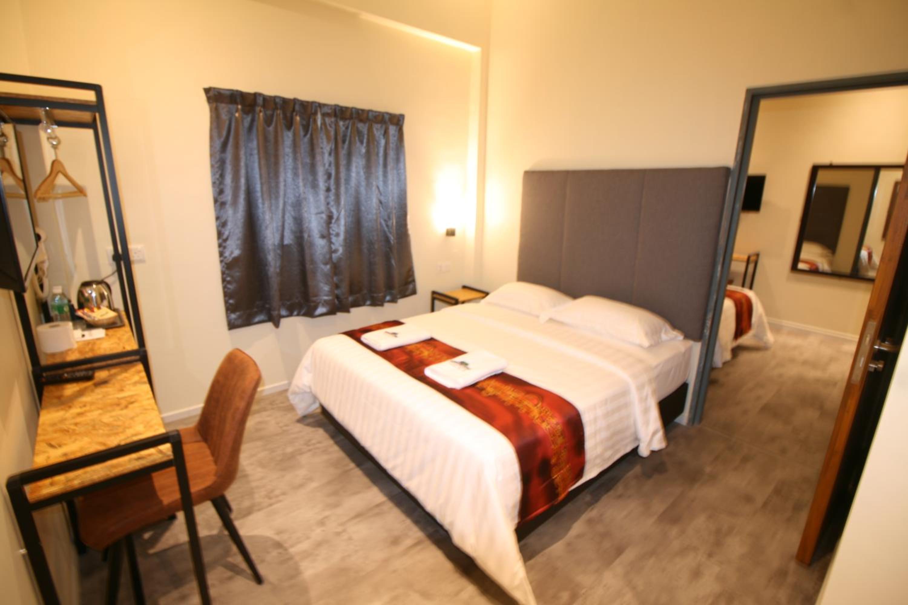 Double Room with Two Double Beds photo 2