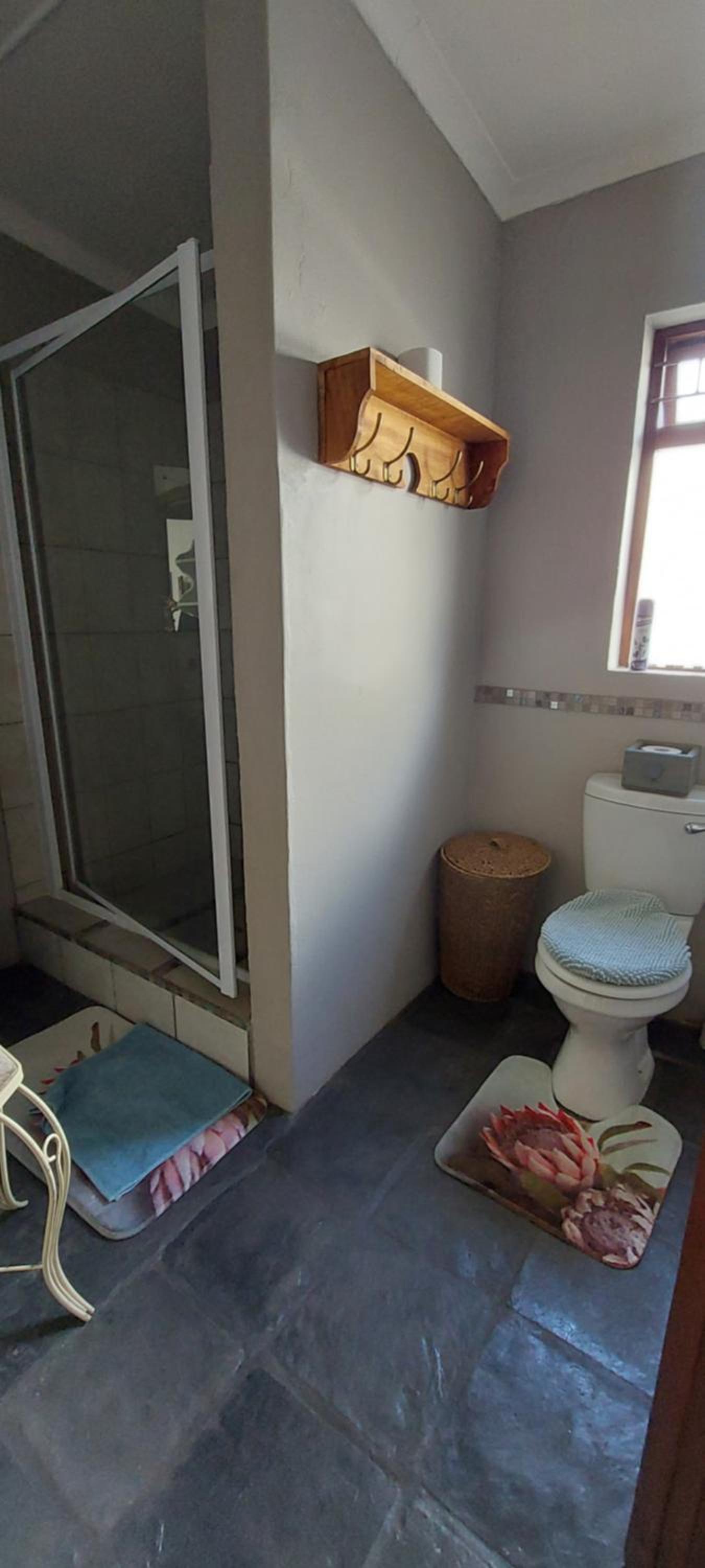Two-Bedroom Apartment - Photo 7