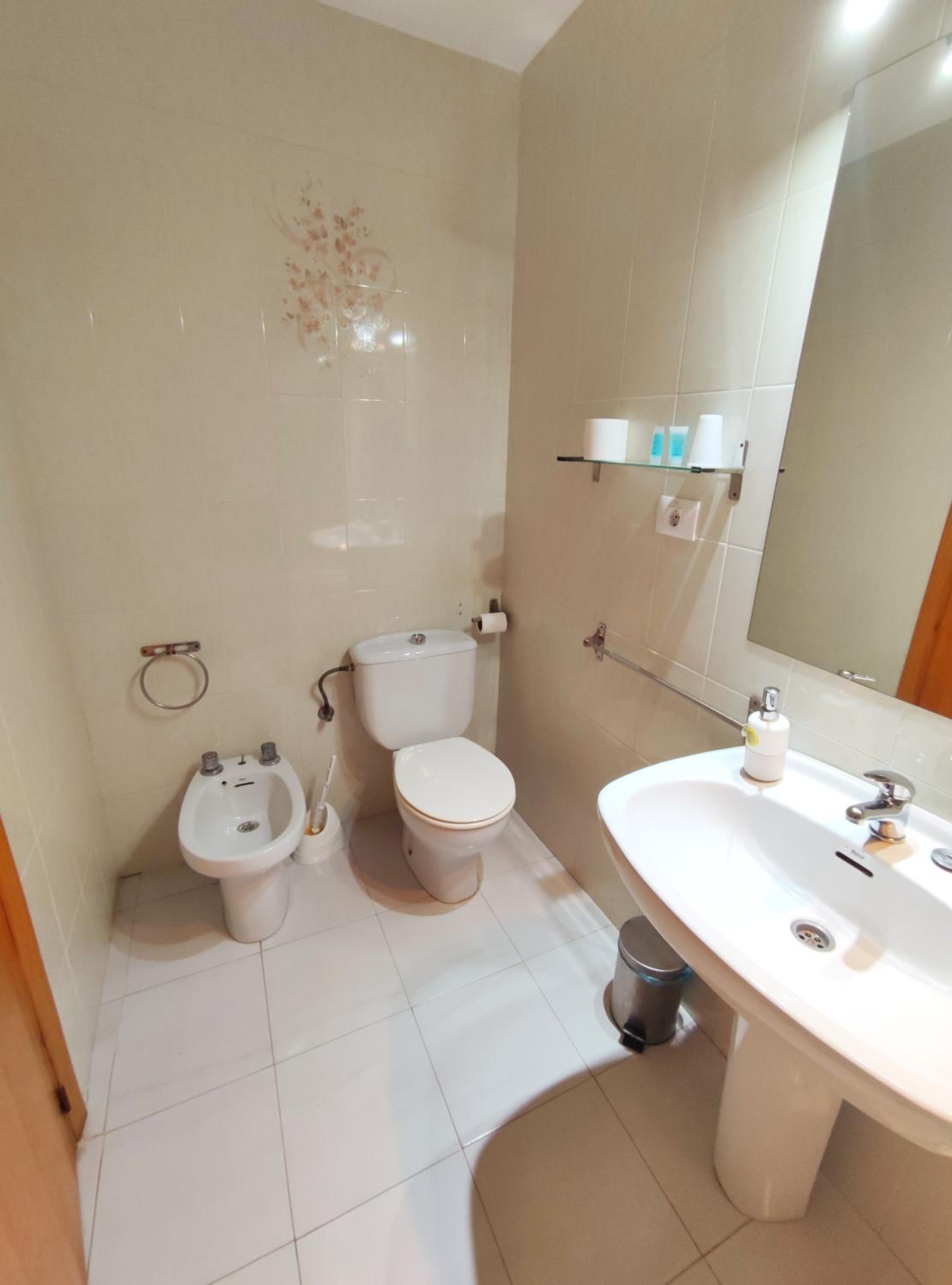 Queen Room photo 2
