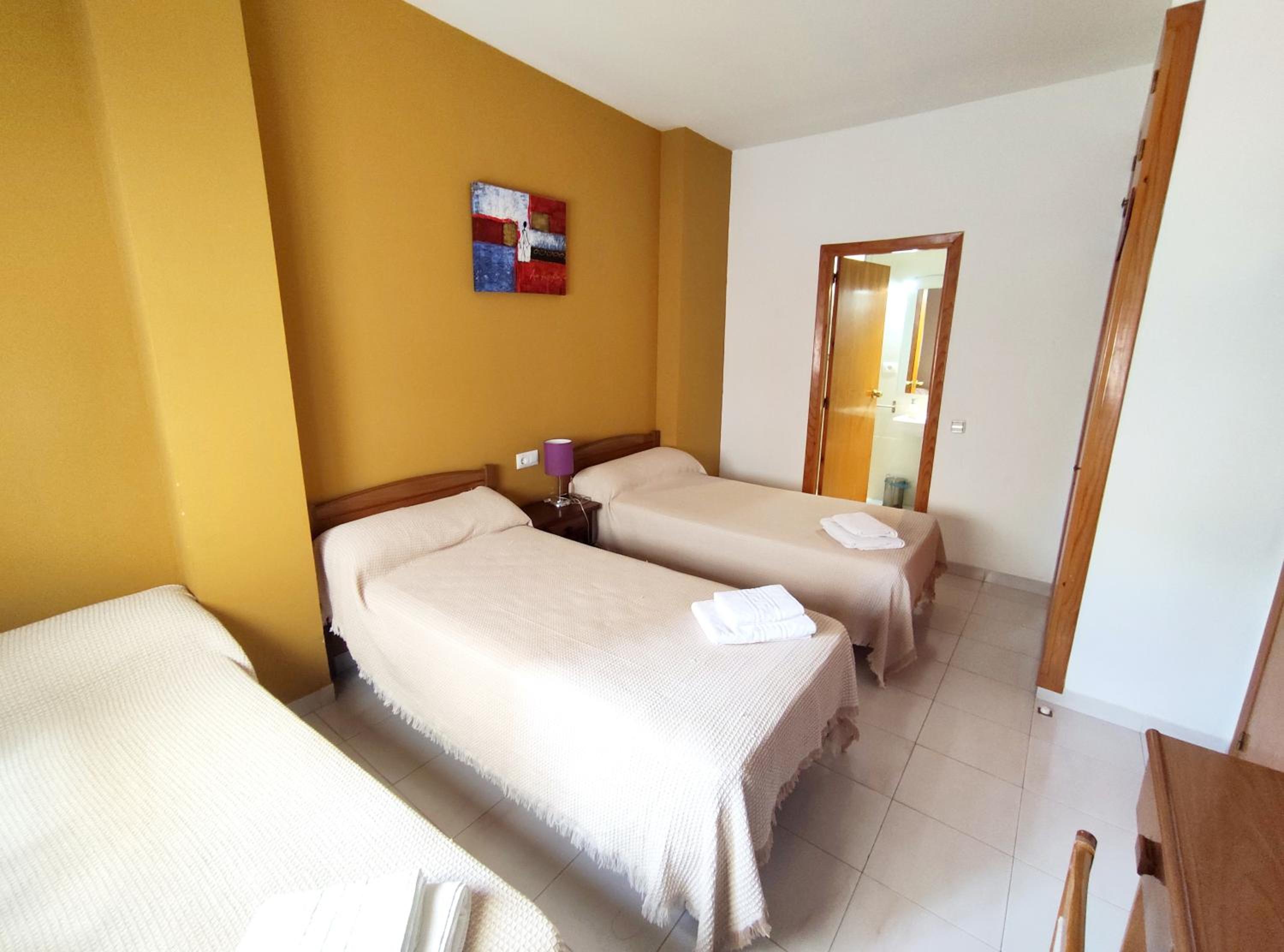 Triple Room with Bathroom photo 2