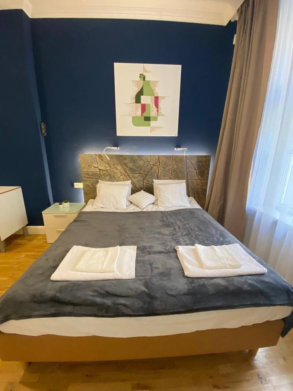 One-Bedroom Apartment with Sauna